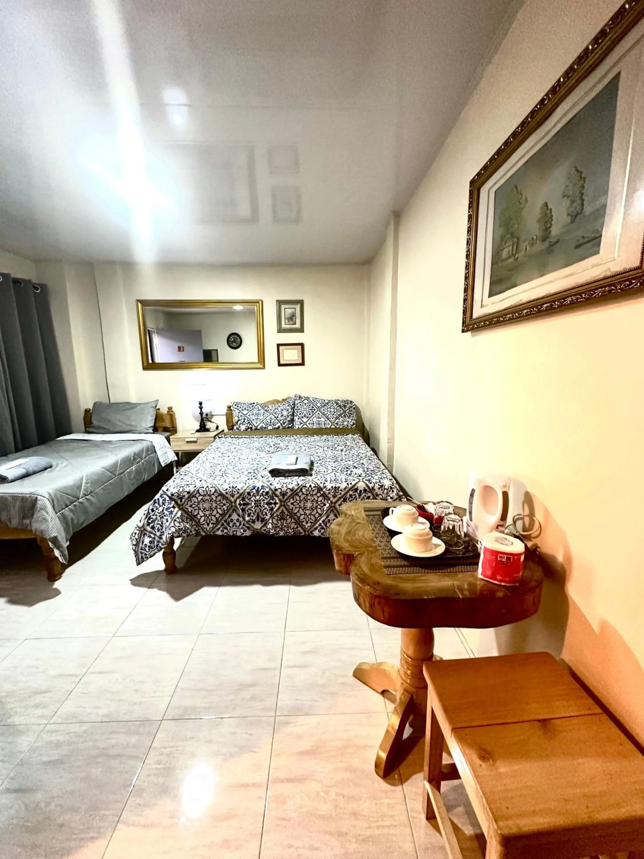 Bed in Topaz Bed & Breakfast Hotel