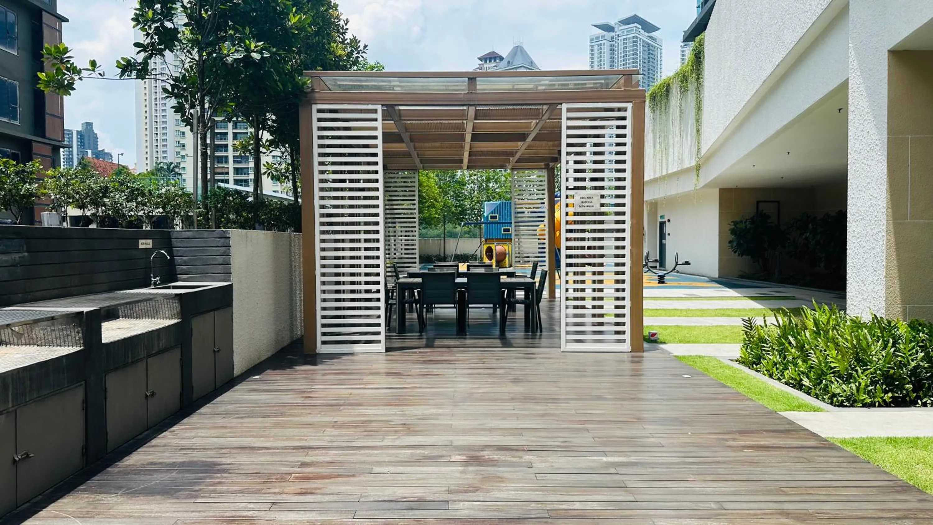 BBQ facilities in Inspirasi Mont Kiara Residency