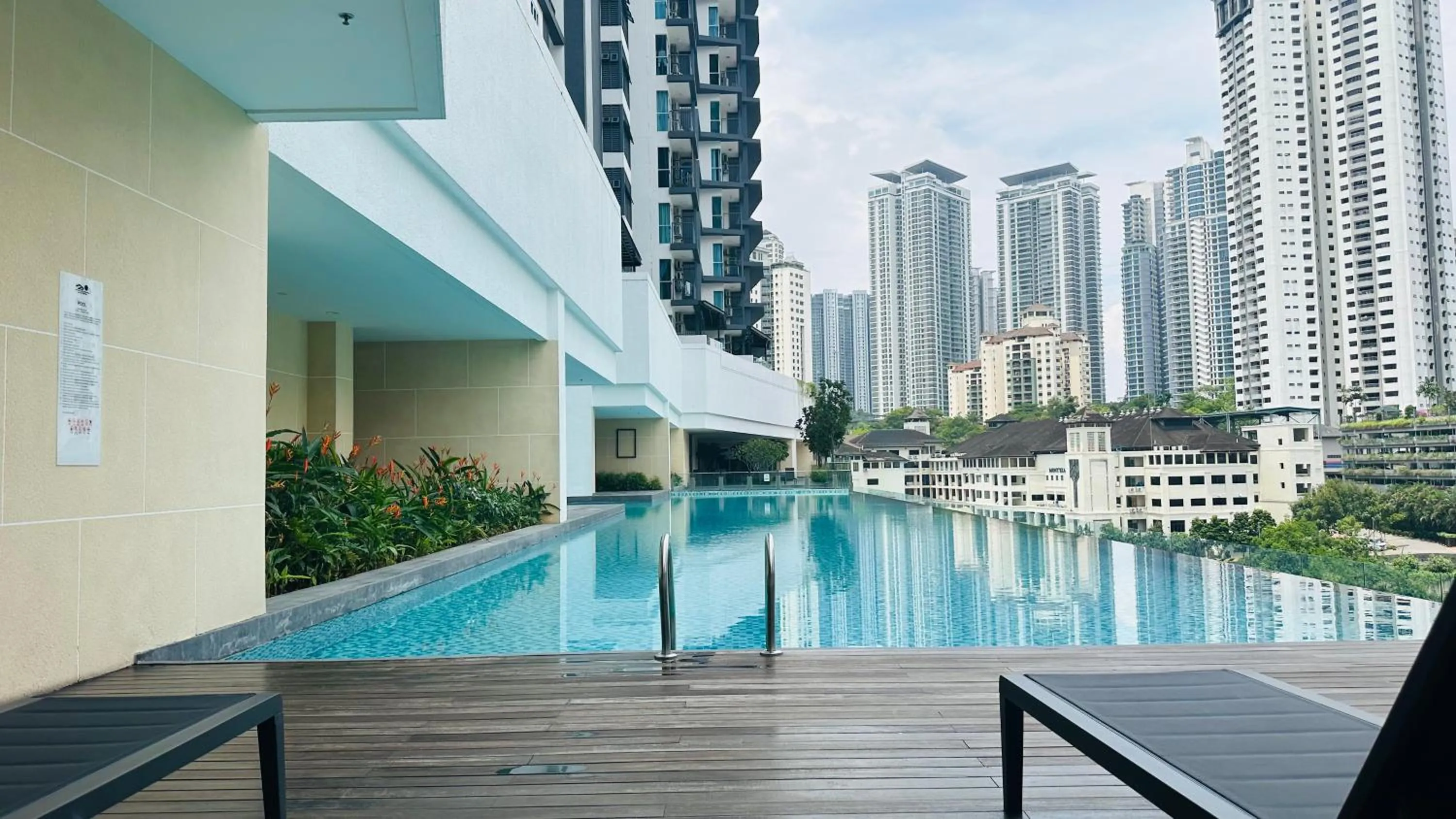 Swimming pool in Inspirasi Mont Kiara Residency