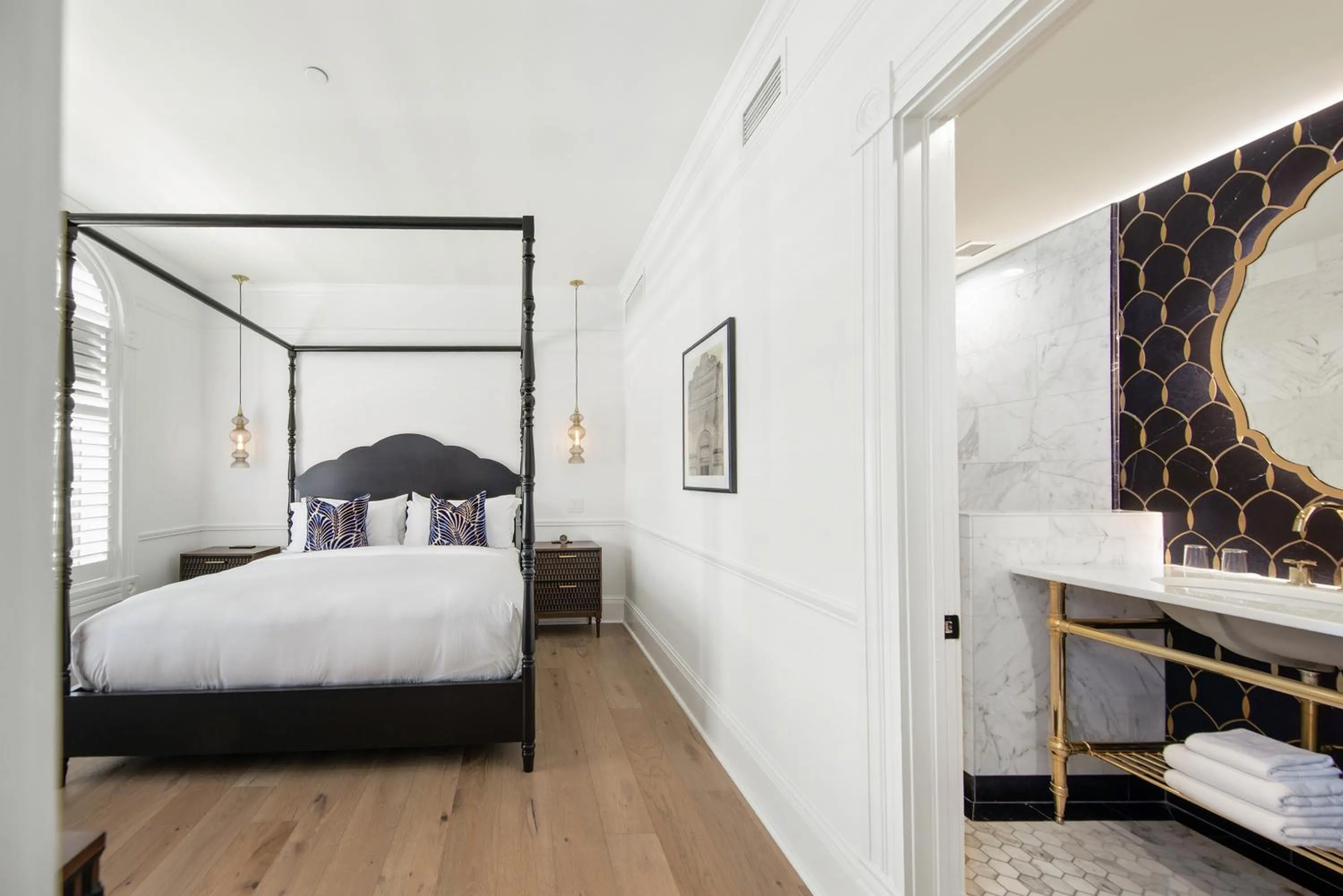 Bed in Fairmount Hotel