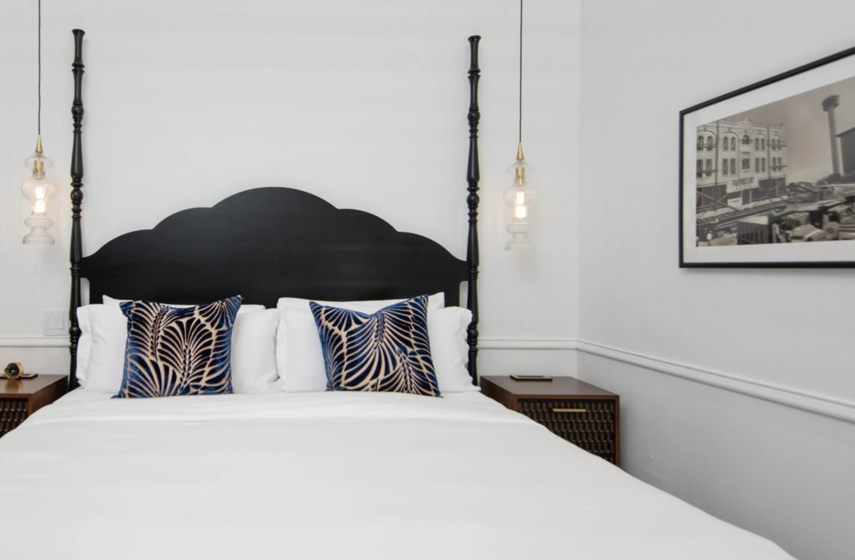 Bed in Fairmount Hotel