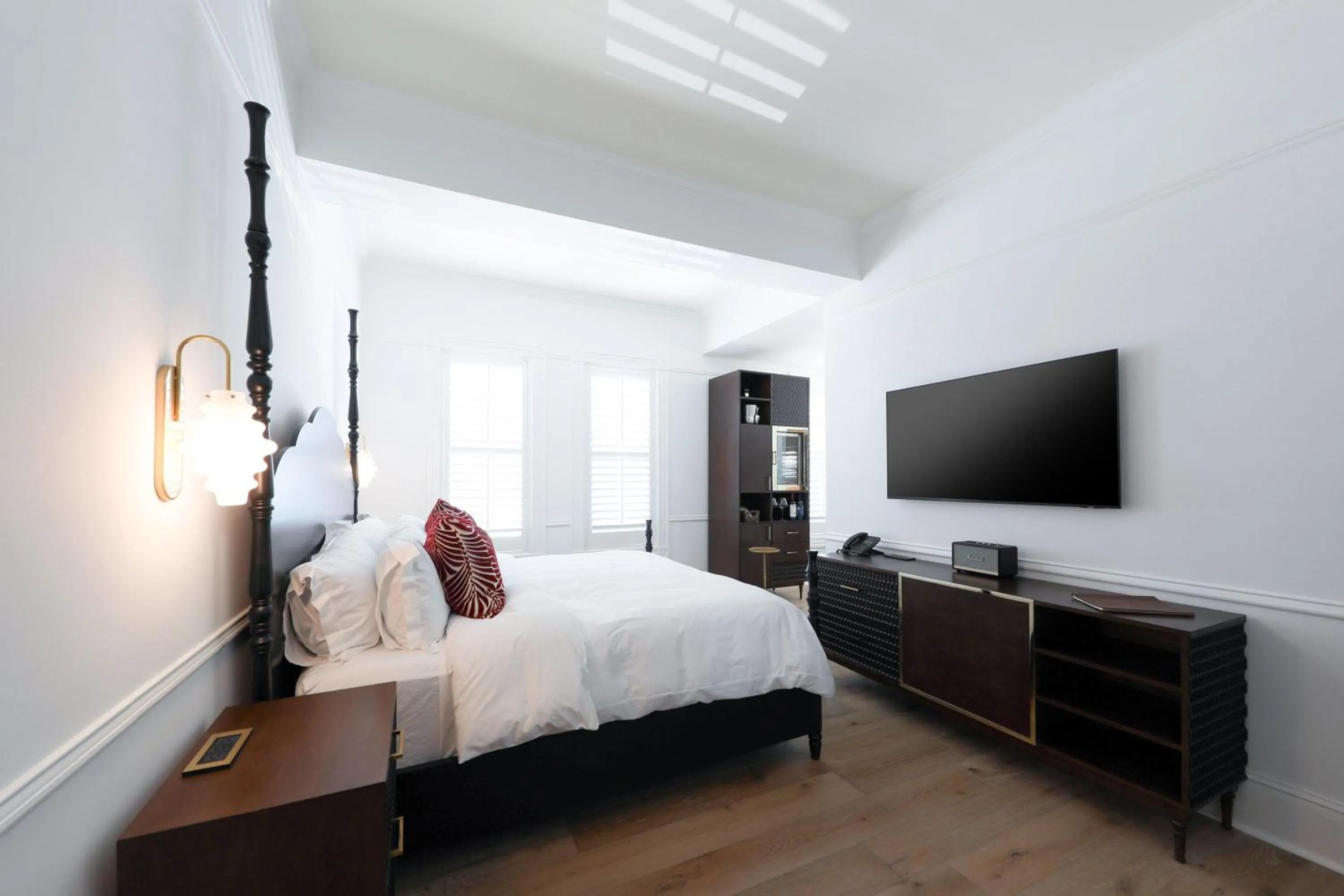 Bedroom, Bed in Fairmount Hotel