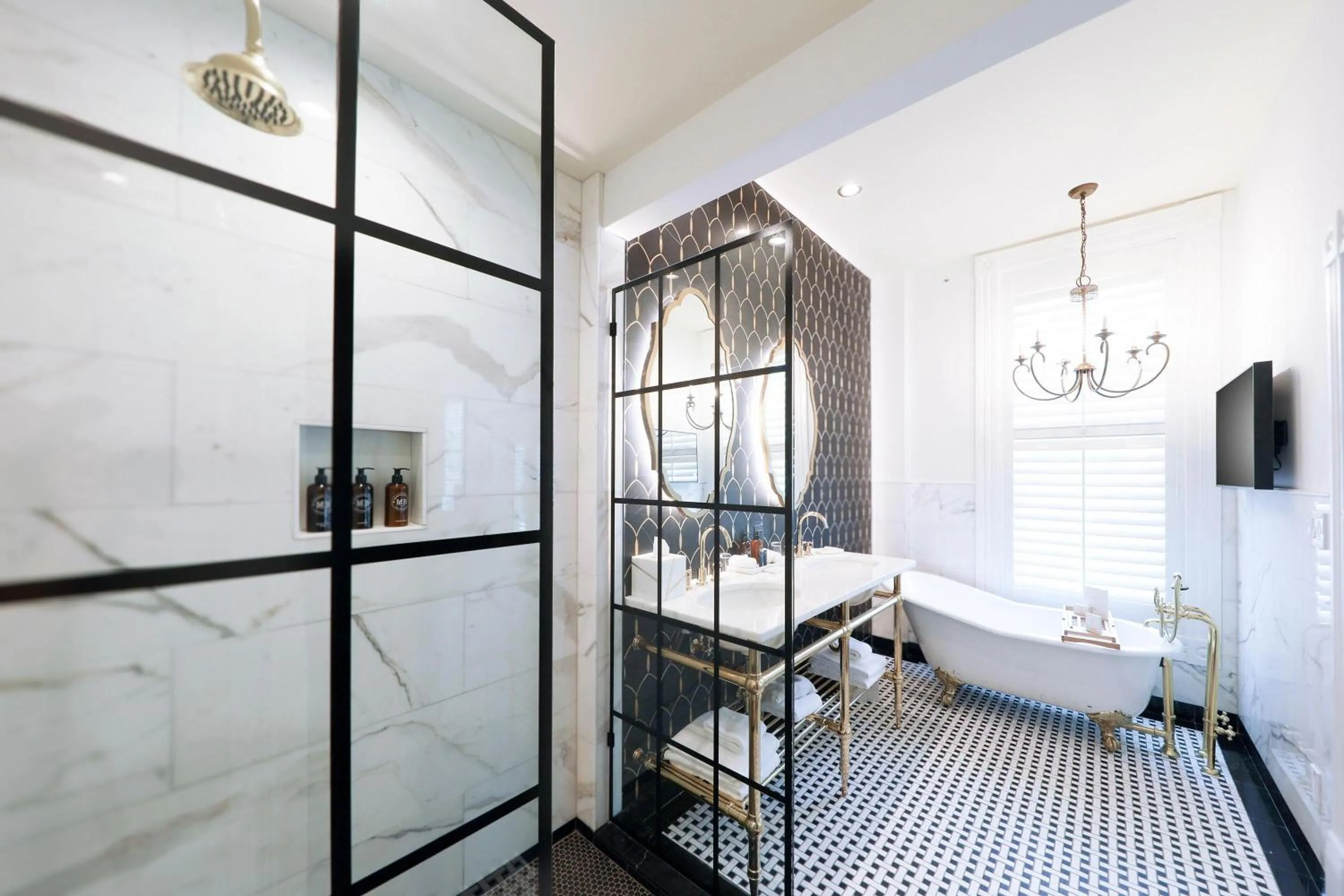 Bathroom in Fairmount Hotel