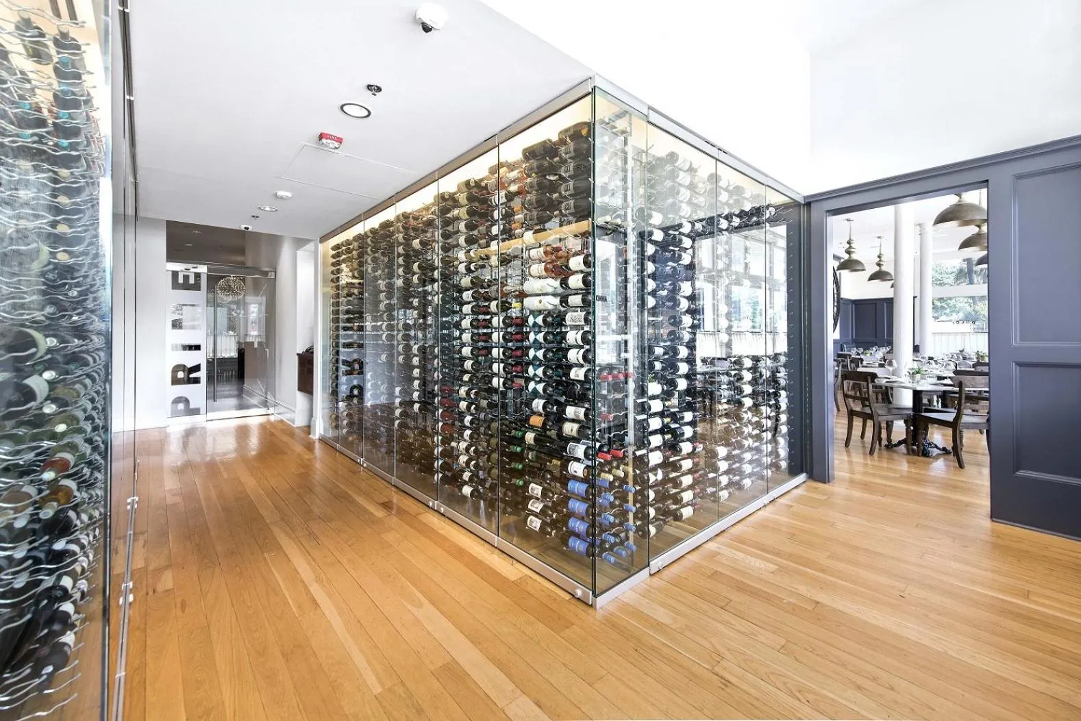 Restaurant/places to eat in Fairmount Hotel