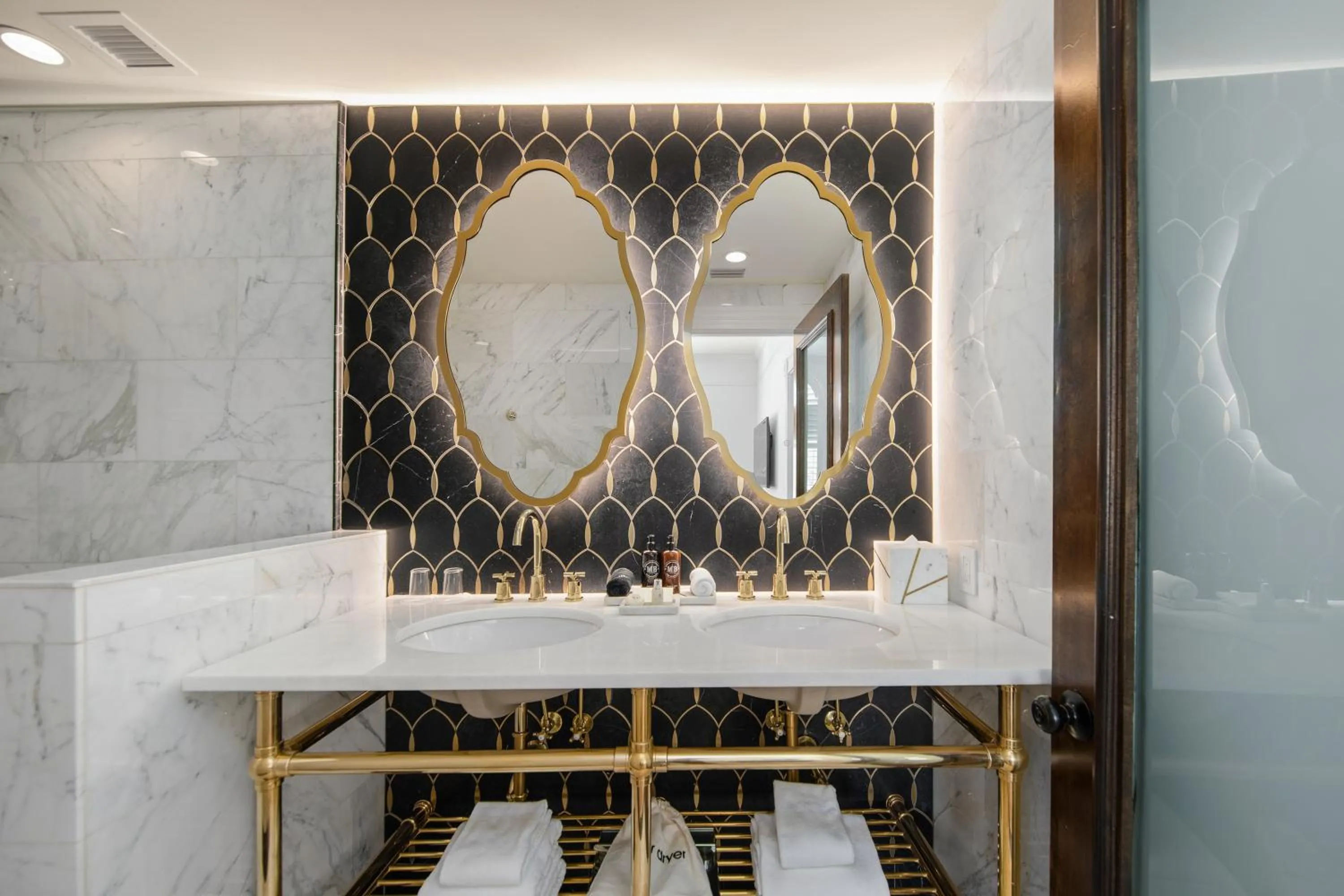 Bathroom in Fairmount Hotel