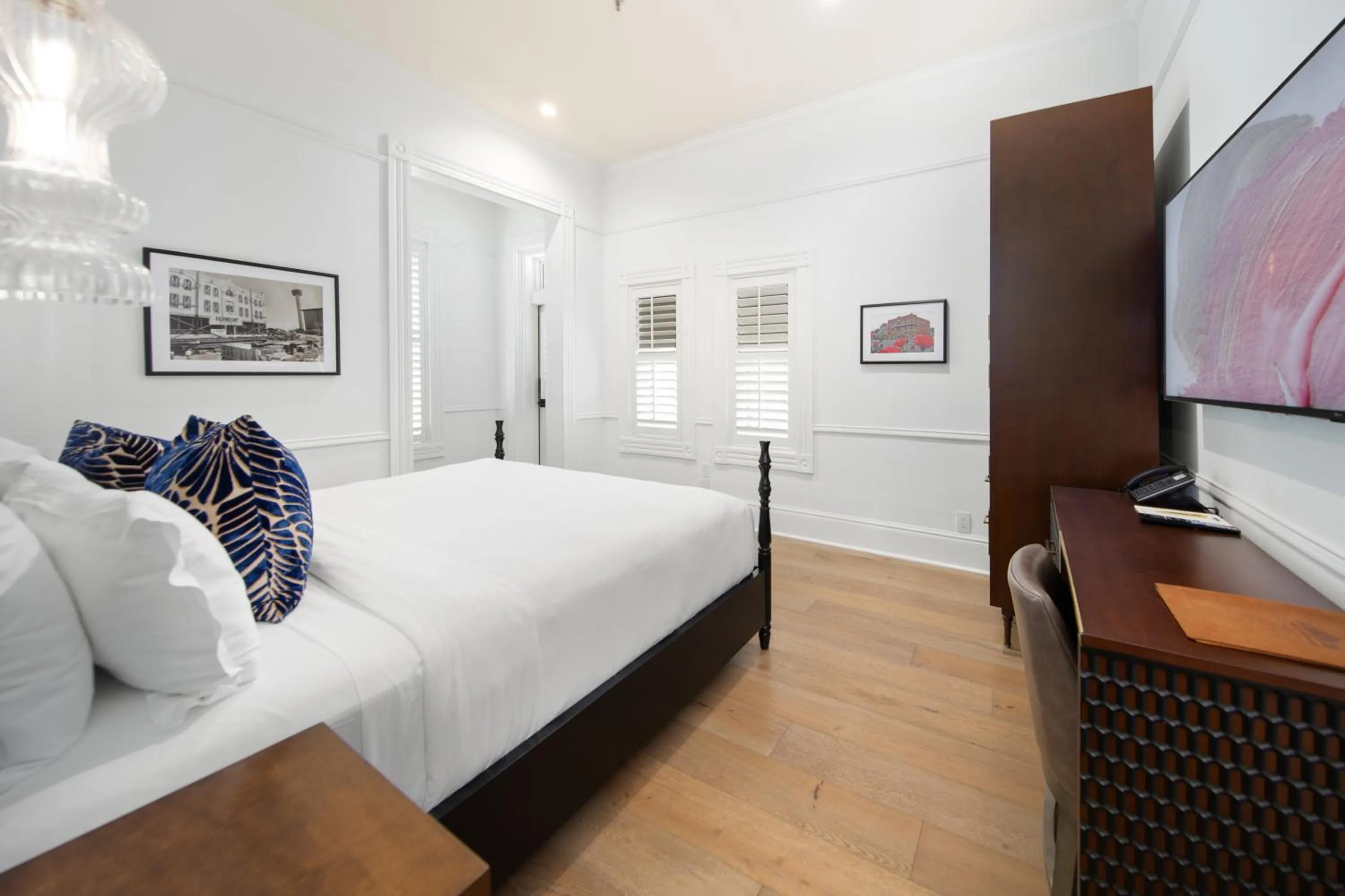 Bed in Fairmount Hotel