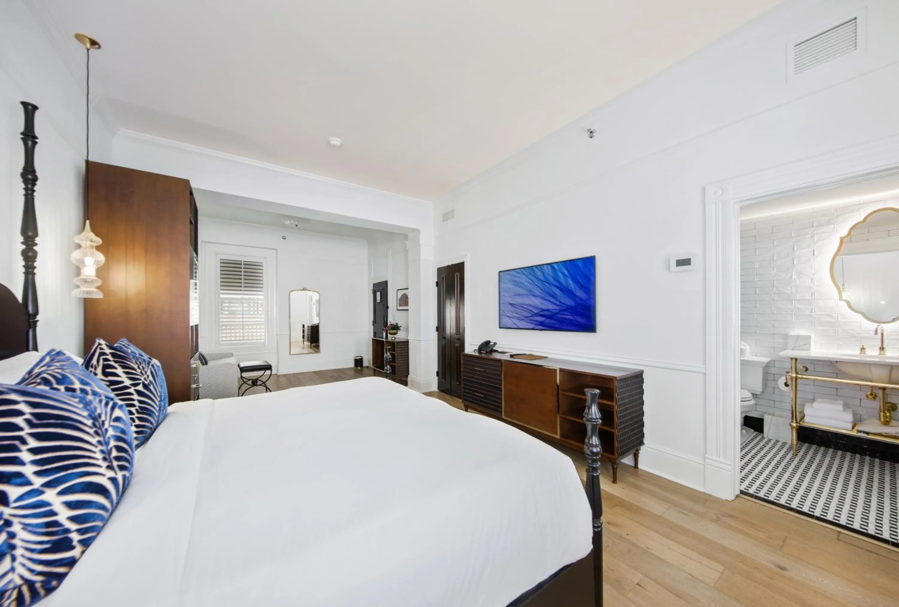 Bed in Fairmount Hotel