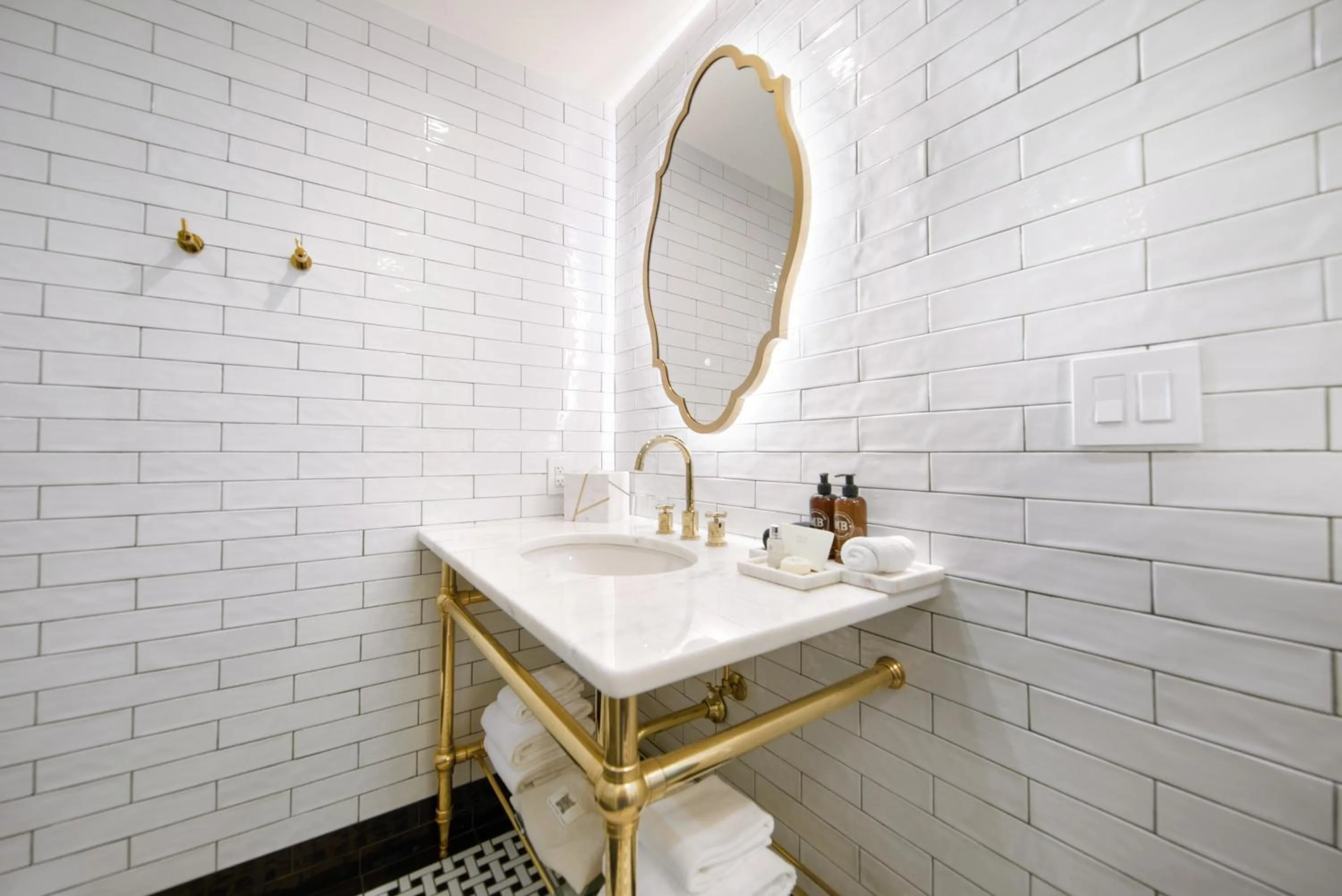 Bathroom in Fairmount Hotel