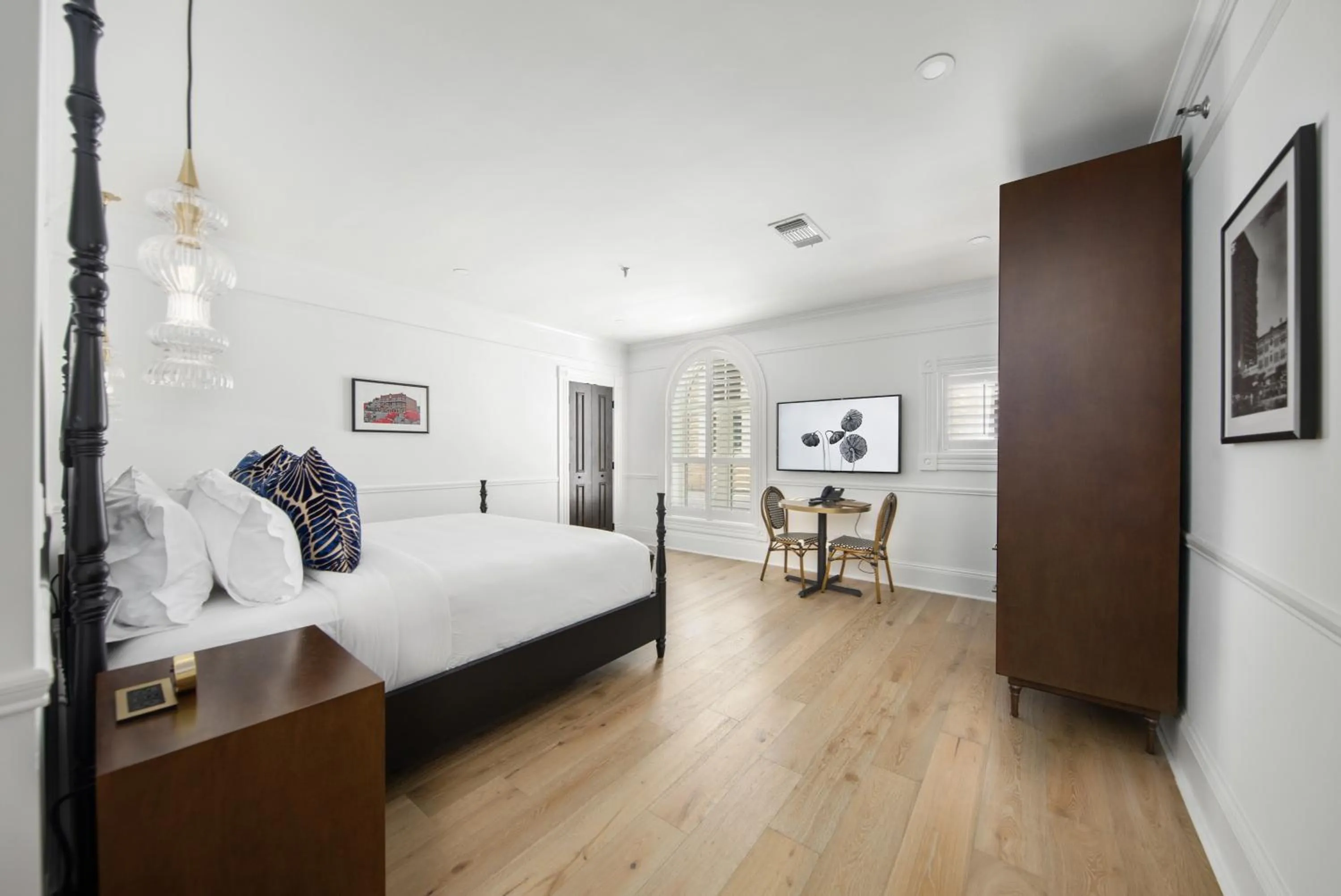 Bed in Fairmount Hotel