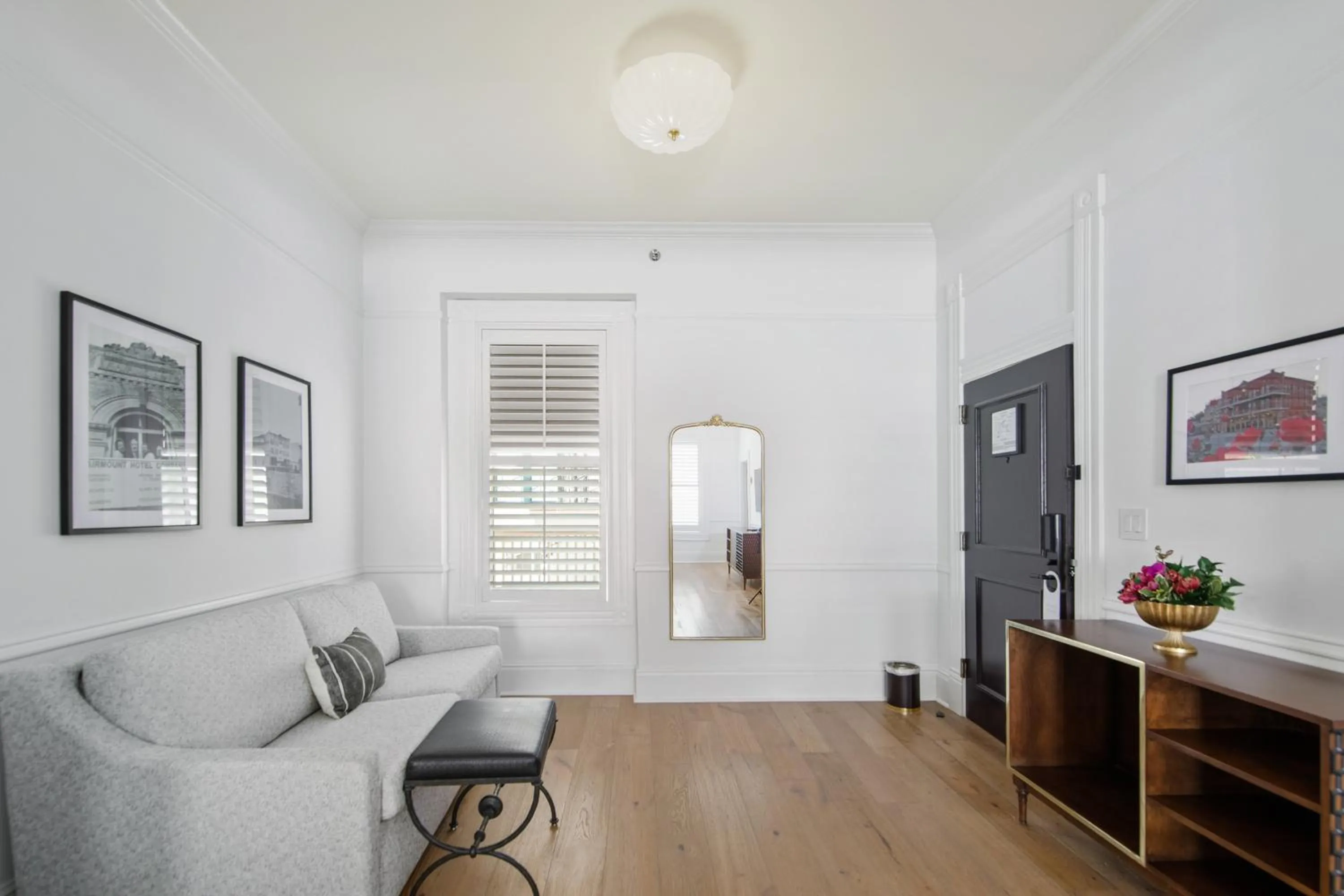 Living room in Fairmount Hotel