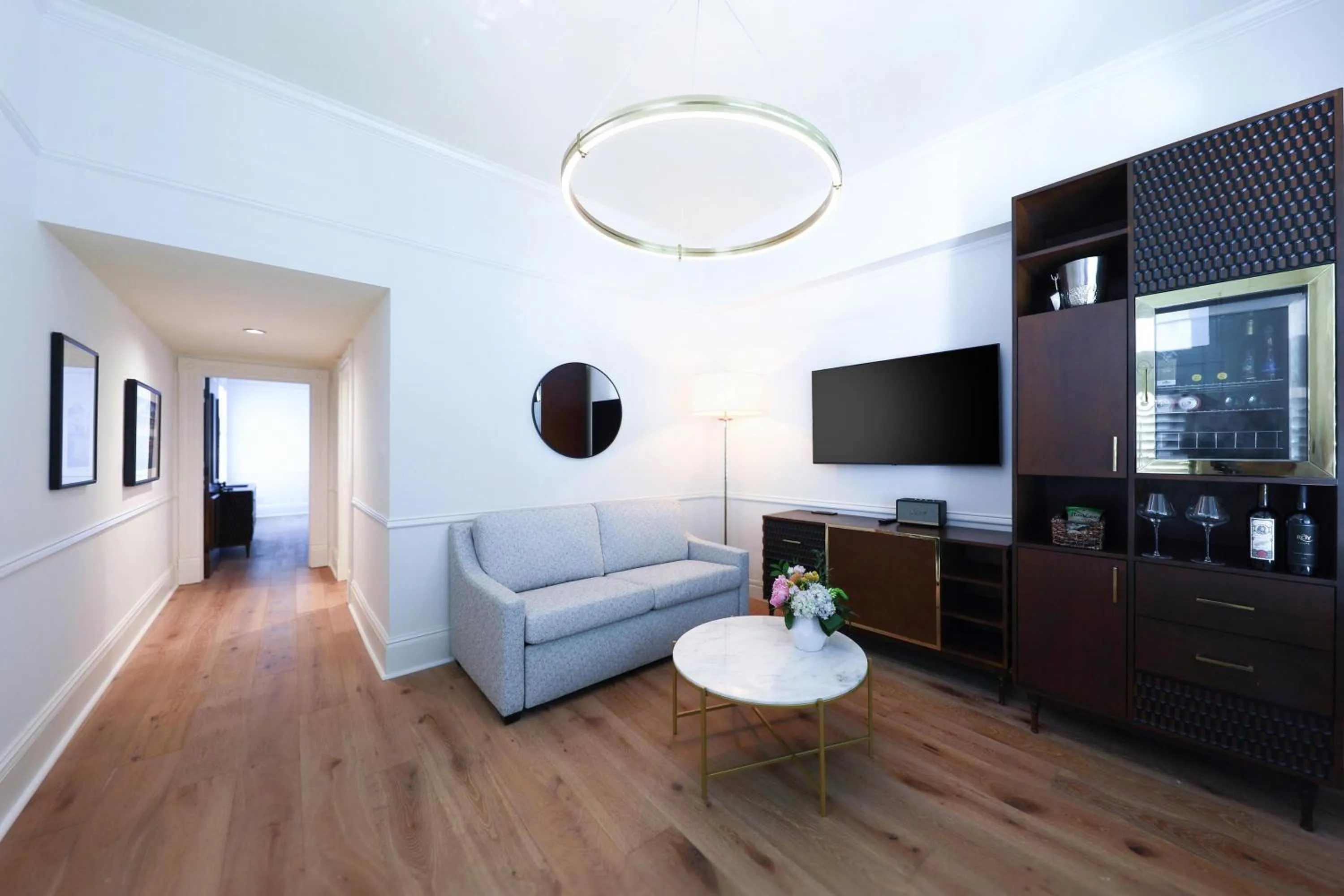 Photo of the whole room in Fairmount Hotel