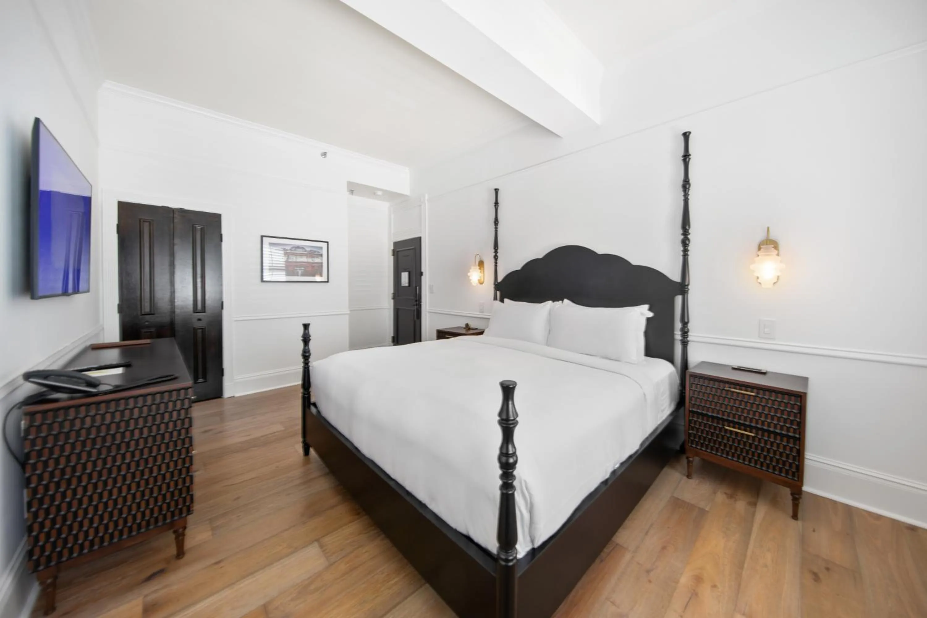 Bed in Fairmount Hotel