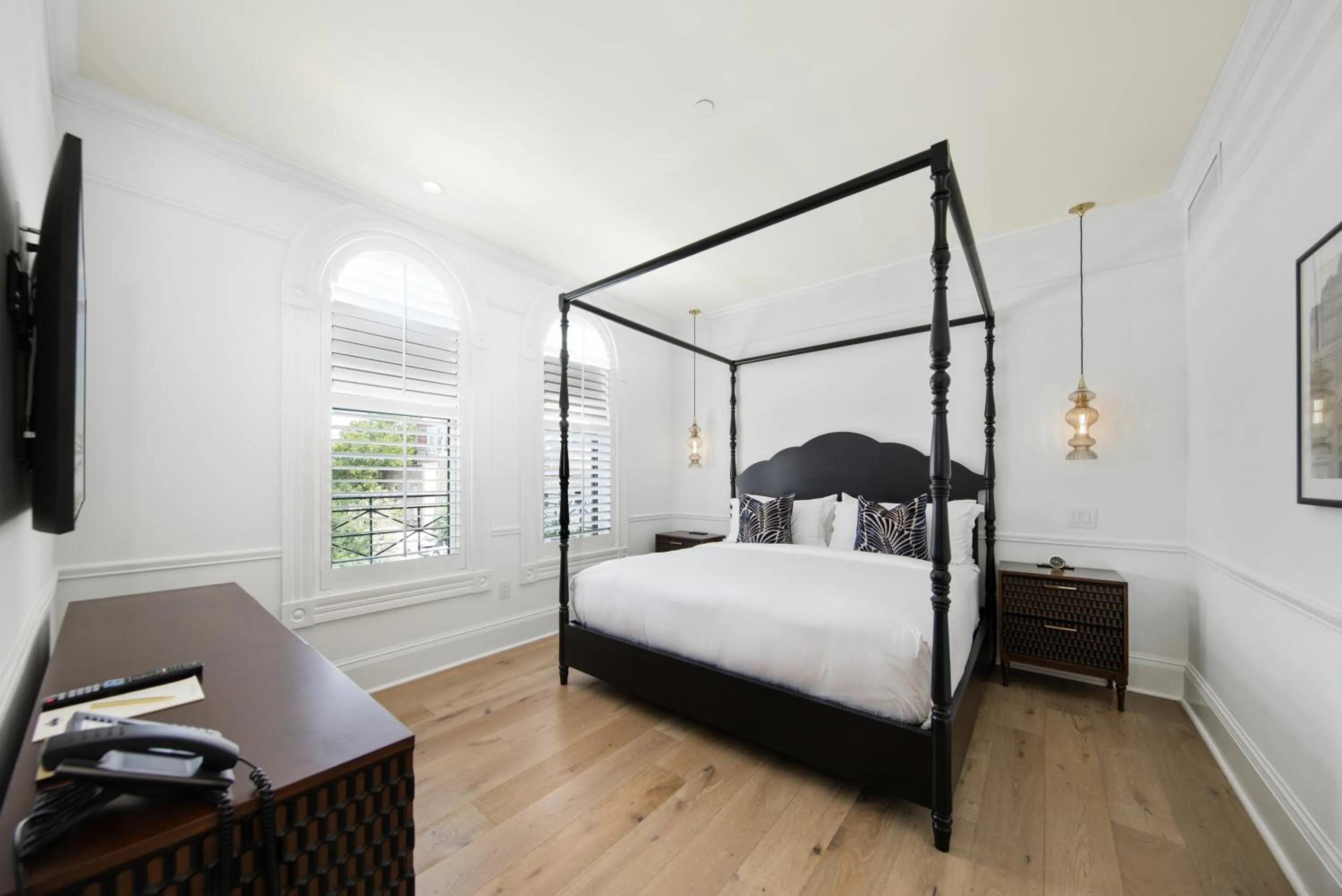 Bed in Fairmount Hotel