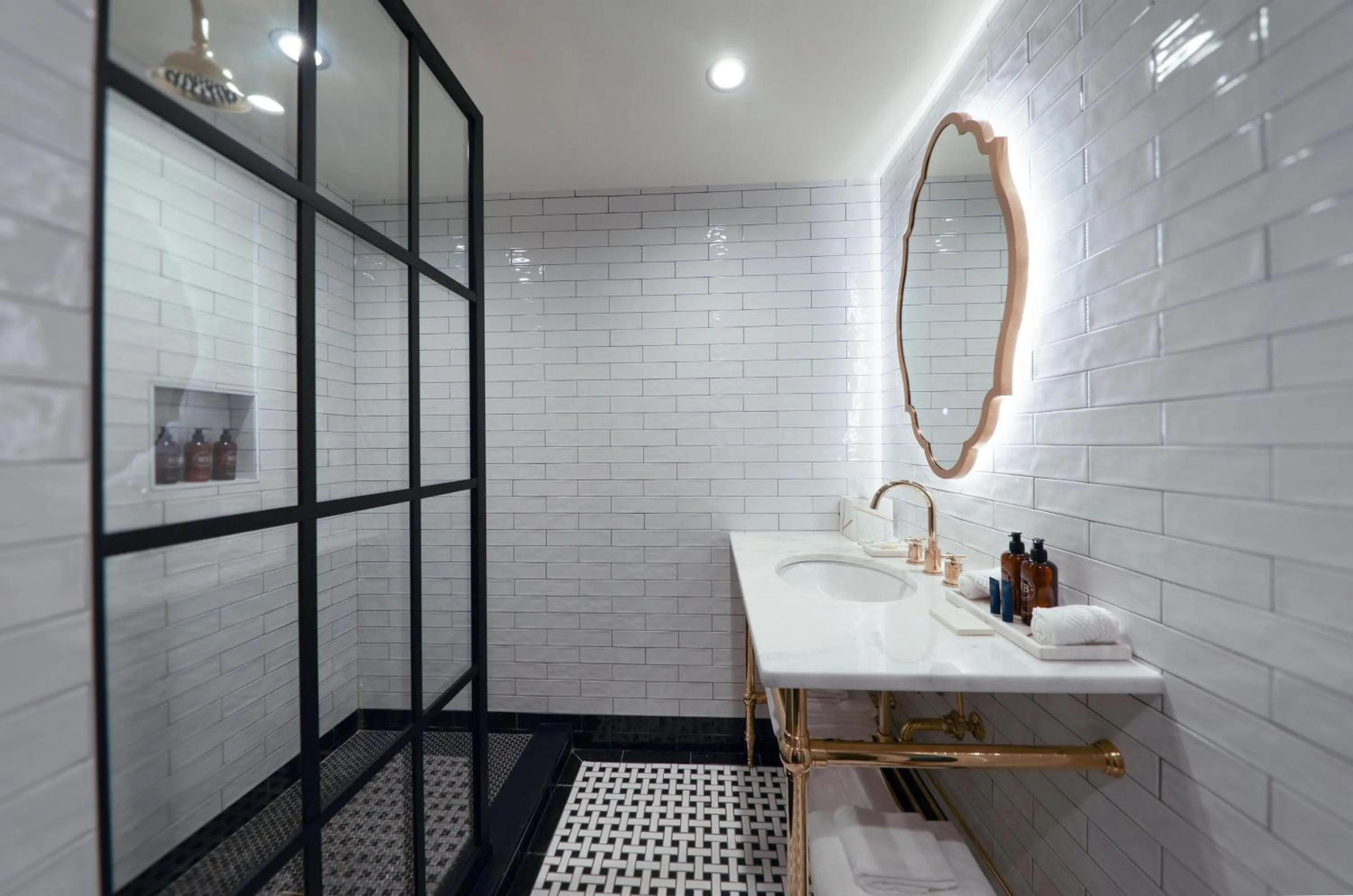 Bathroom in Fairmount Hotel