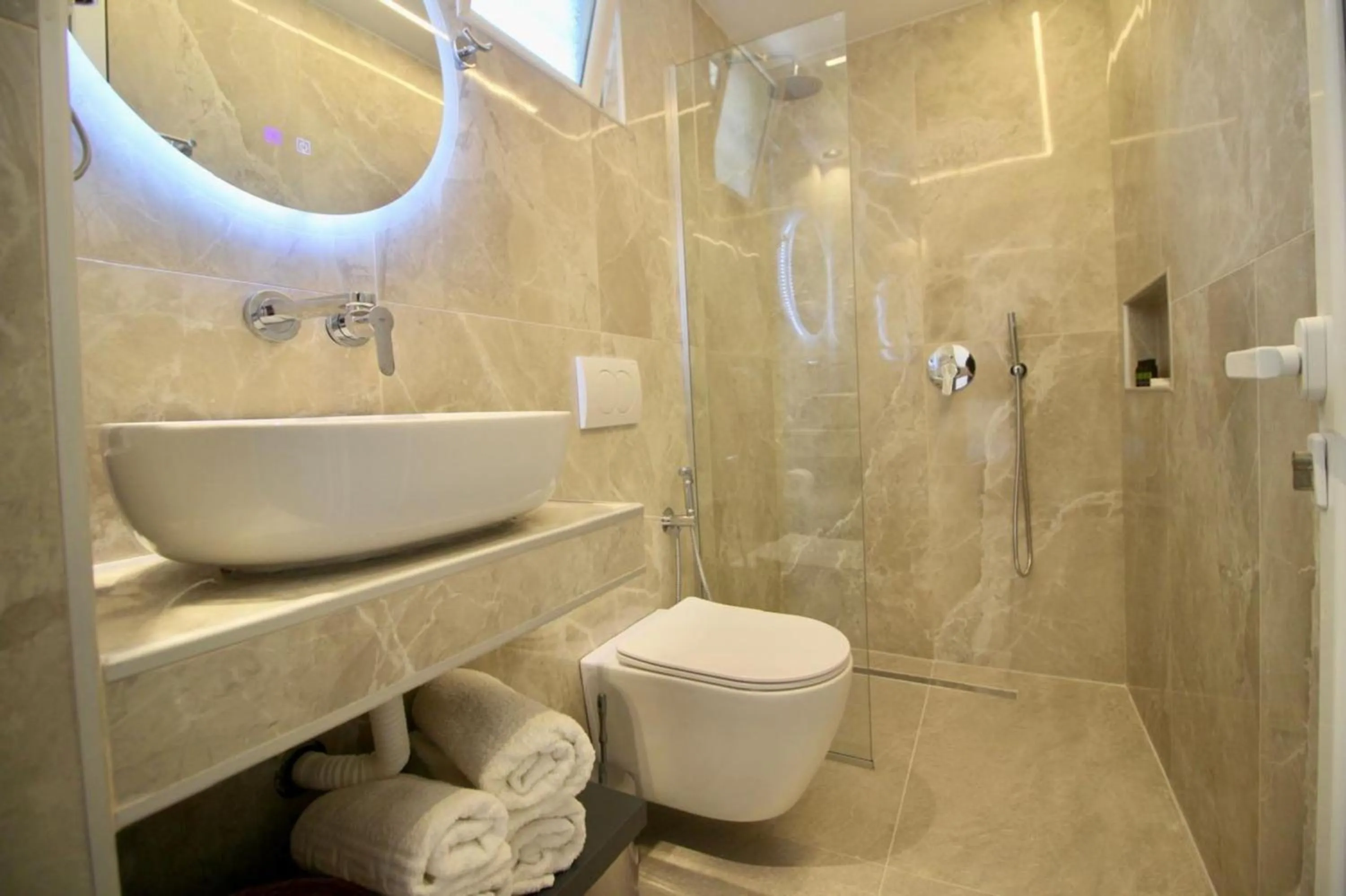 bidet in Vila Murati