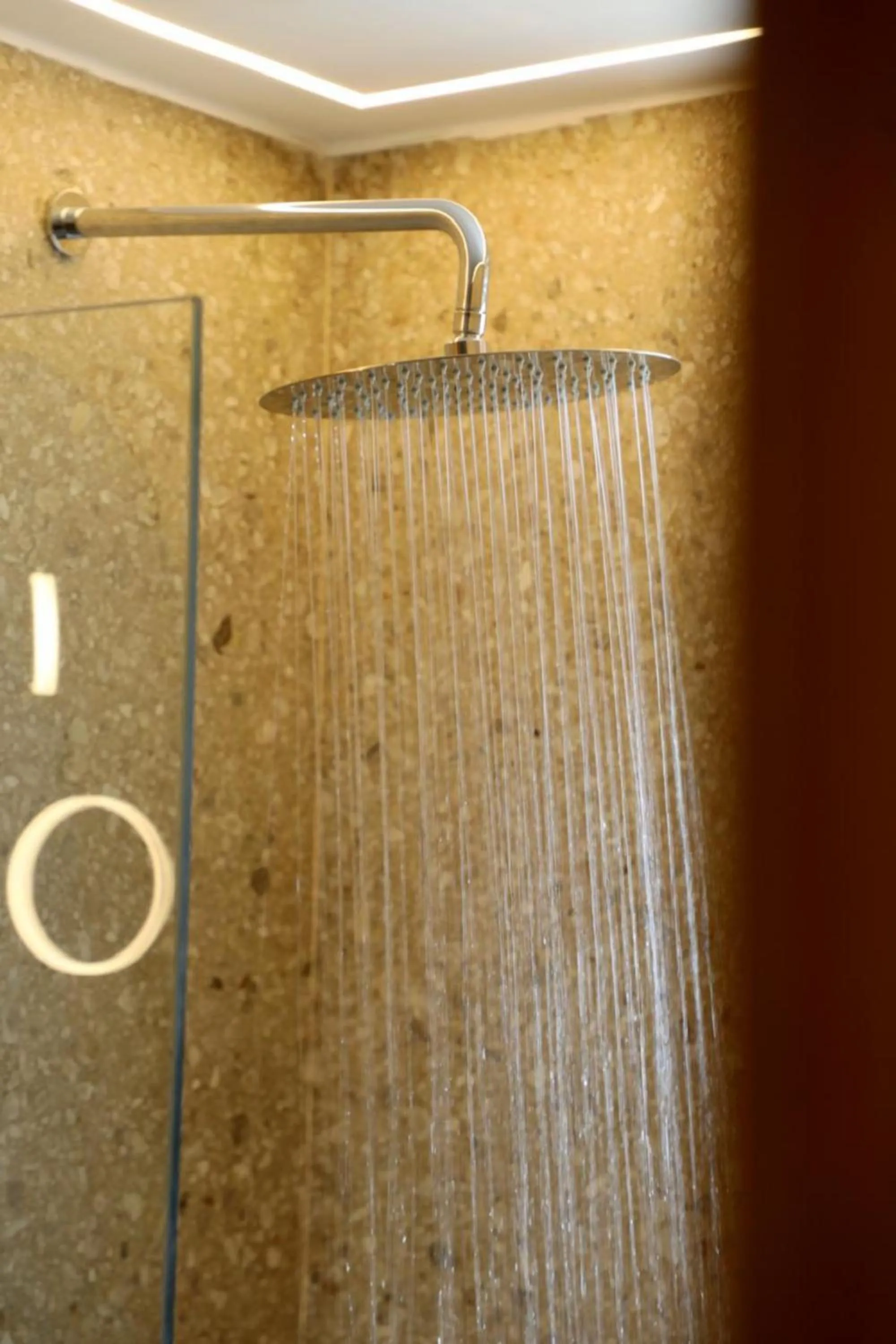 Shower in Vila Murati