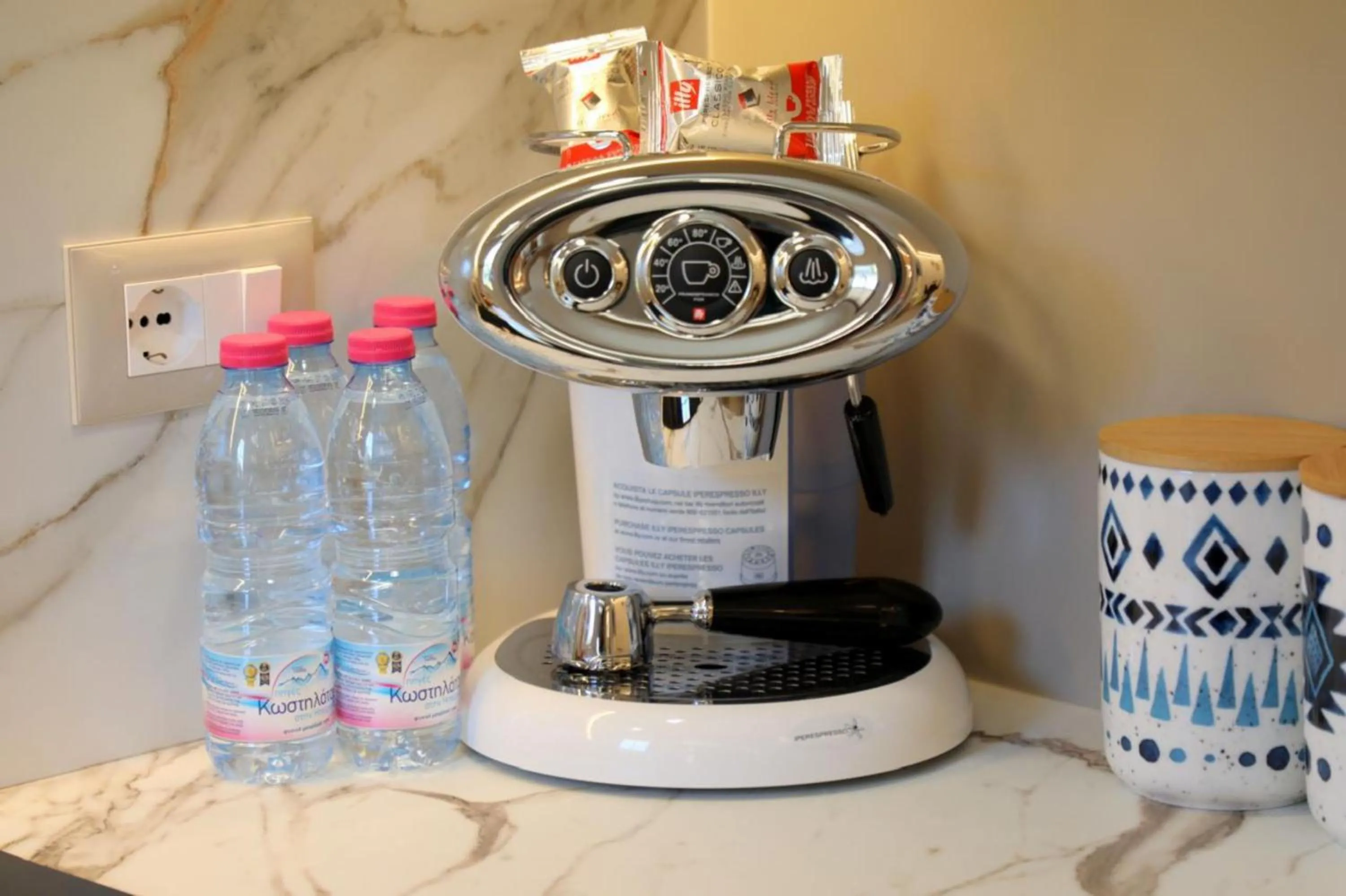 Coffee/tea facilities in Vila Murati