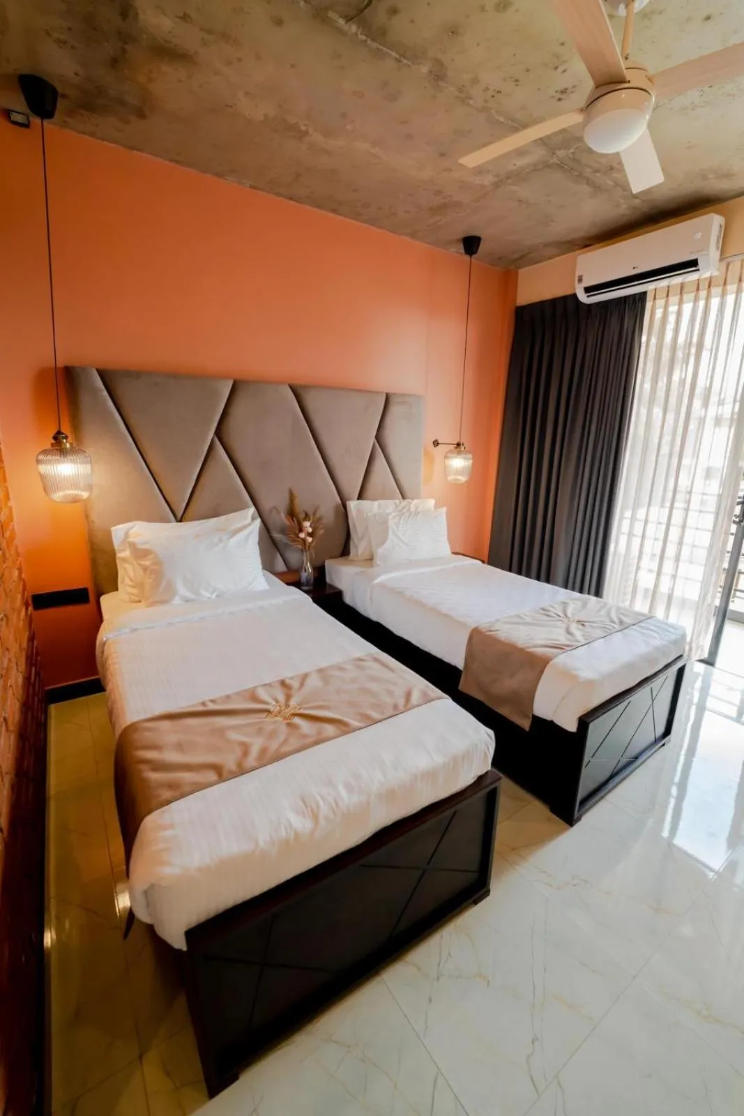 Bed in Limeshine - Airport Transit Hotels & Residences