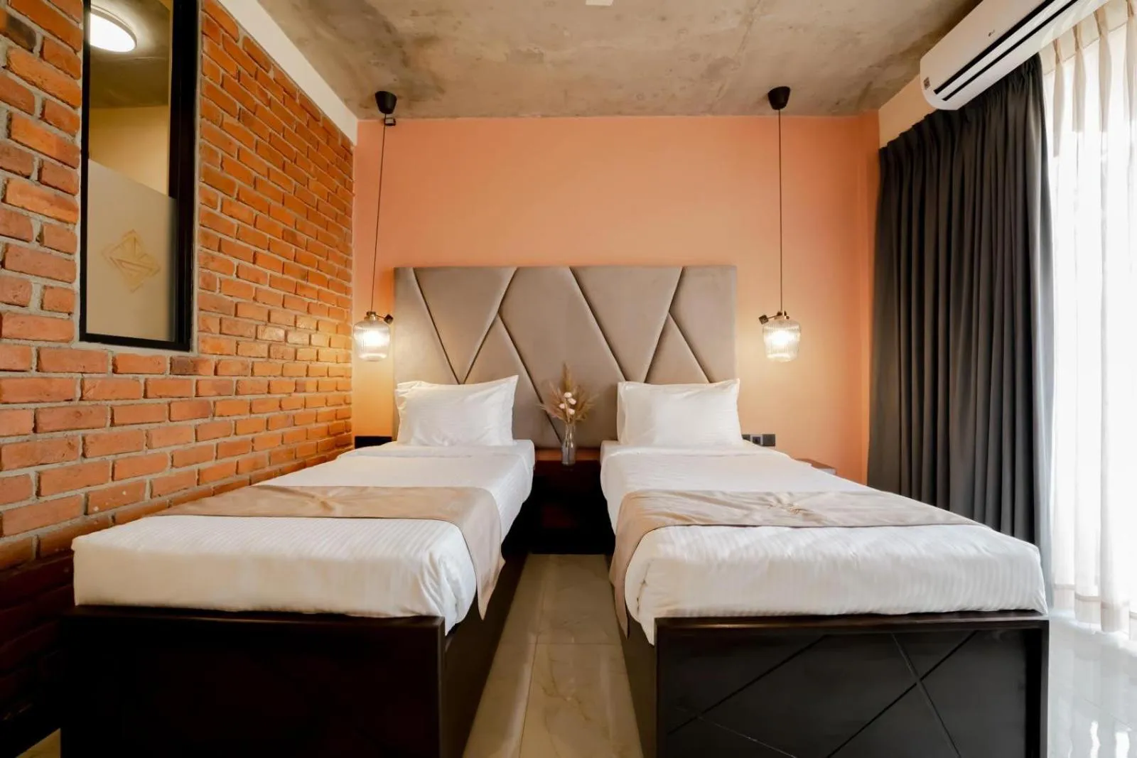 Bed in Limeshine - Airport Transit Hotels & Residences