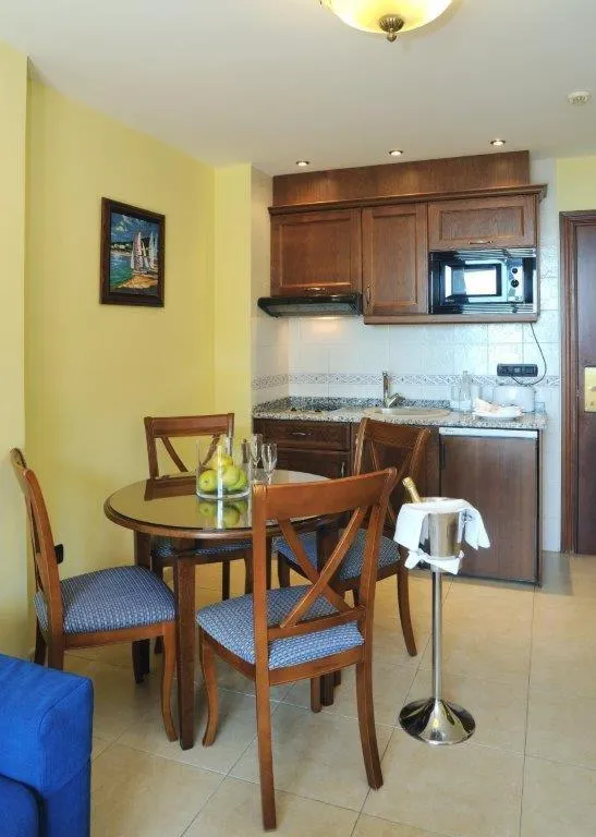 kitchen in Hotel ViveMar