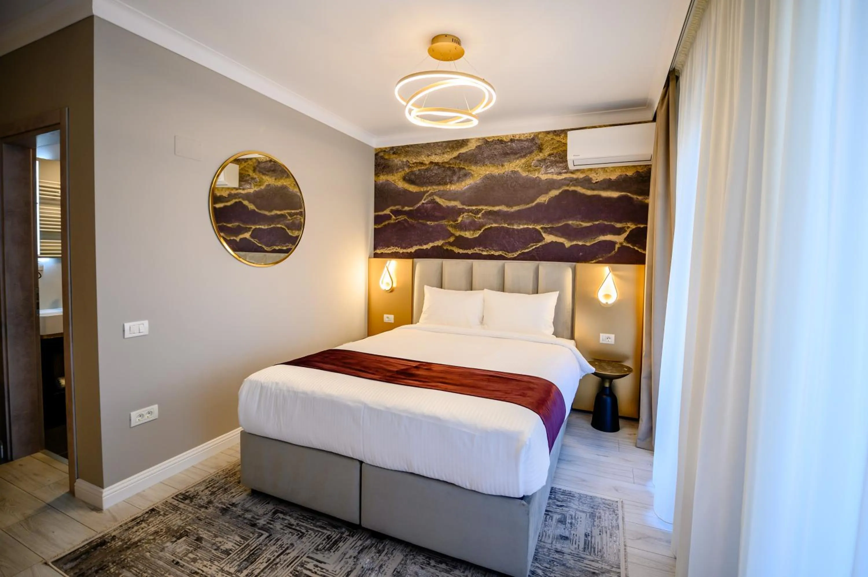 Breakfast, Bed in Elitte Inn & Suites