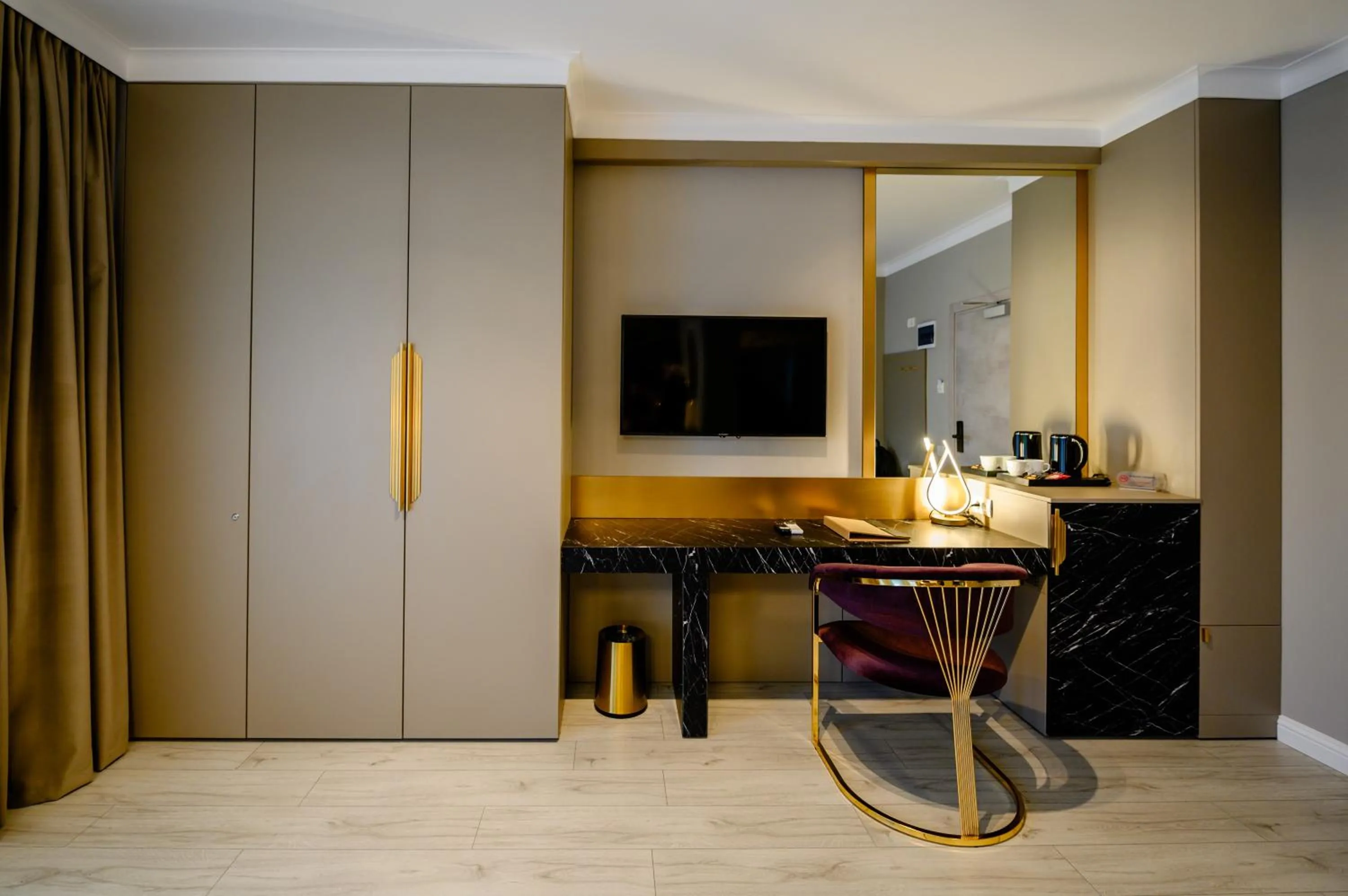 TV and multimedia in Elitte Inn & Suites