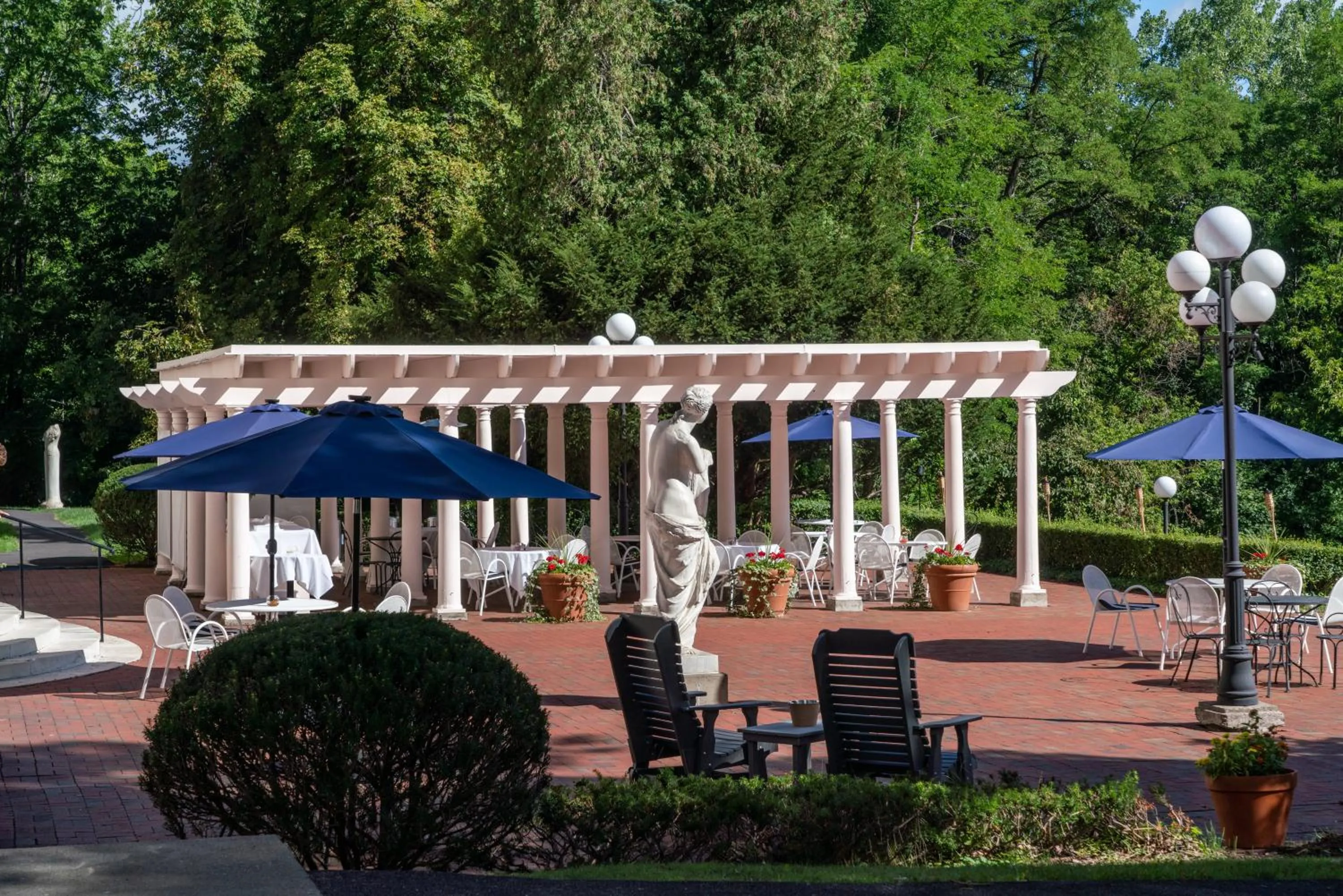 Property building in Geneva On The Lake Boutique Resort Hotel