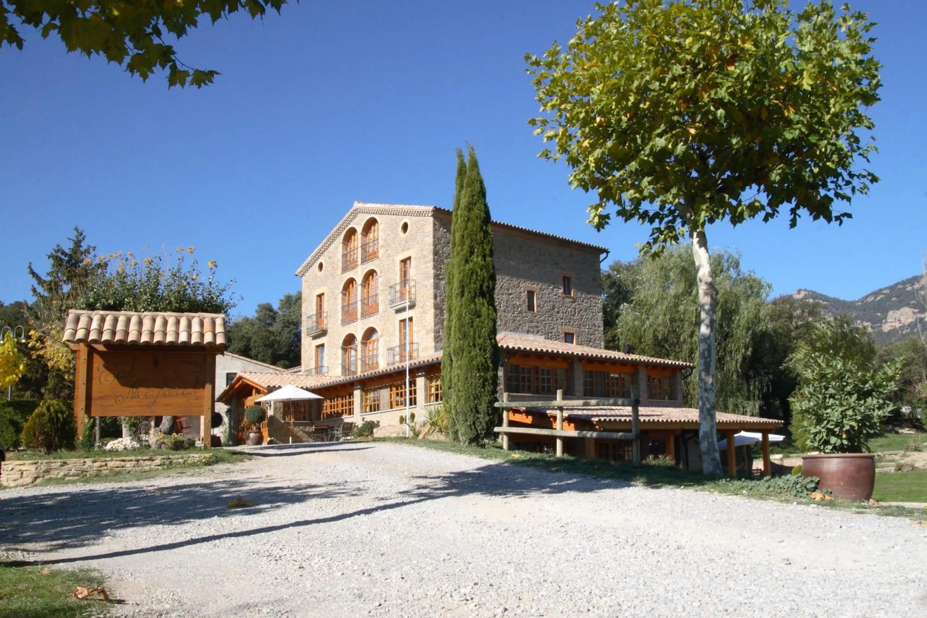 Facade/entrance in Cal Majoral