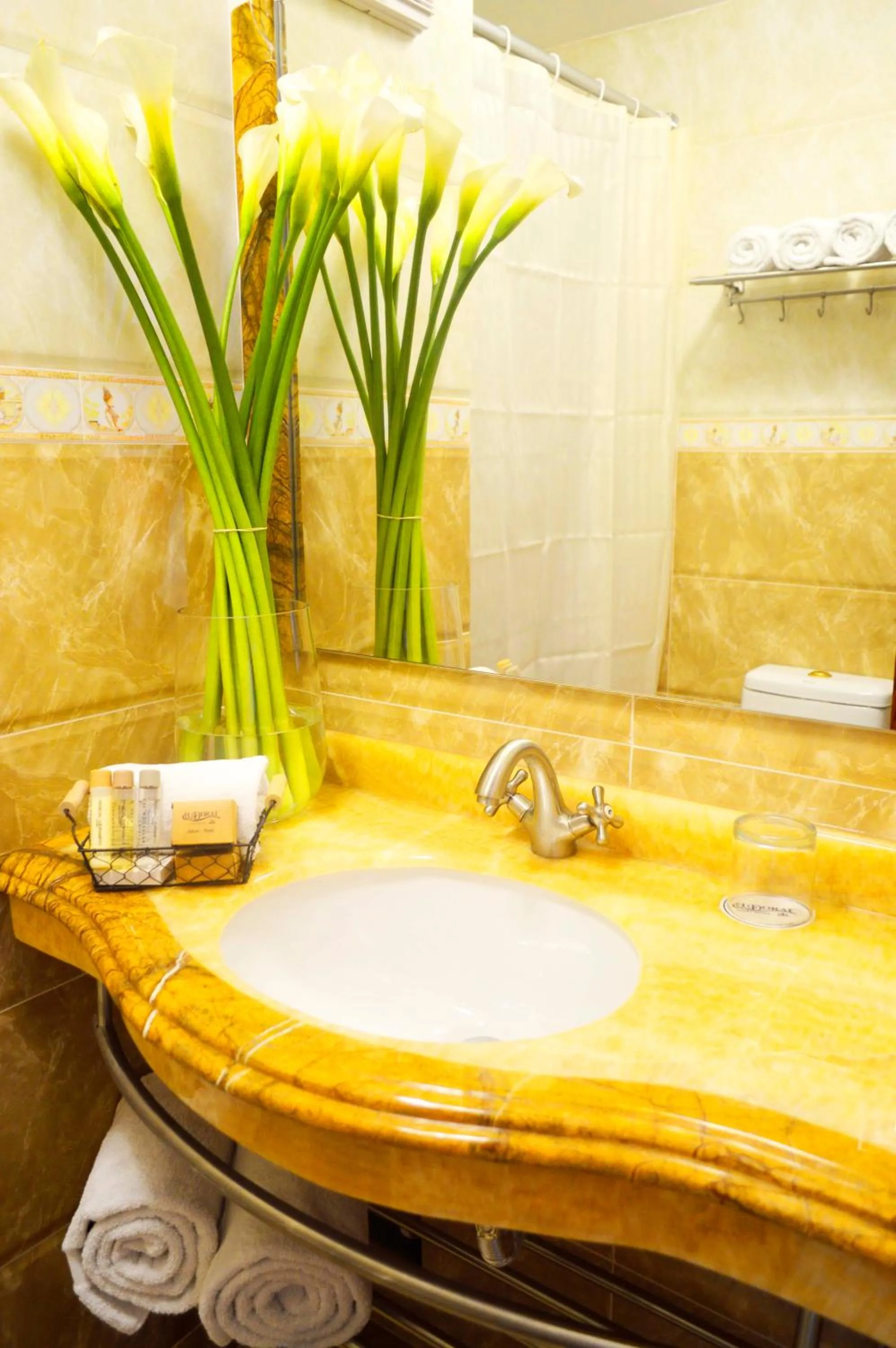 Bathroom in Apart Hotel El Doral