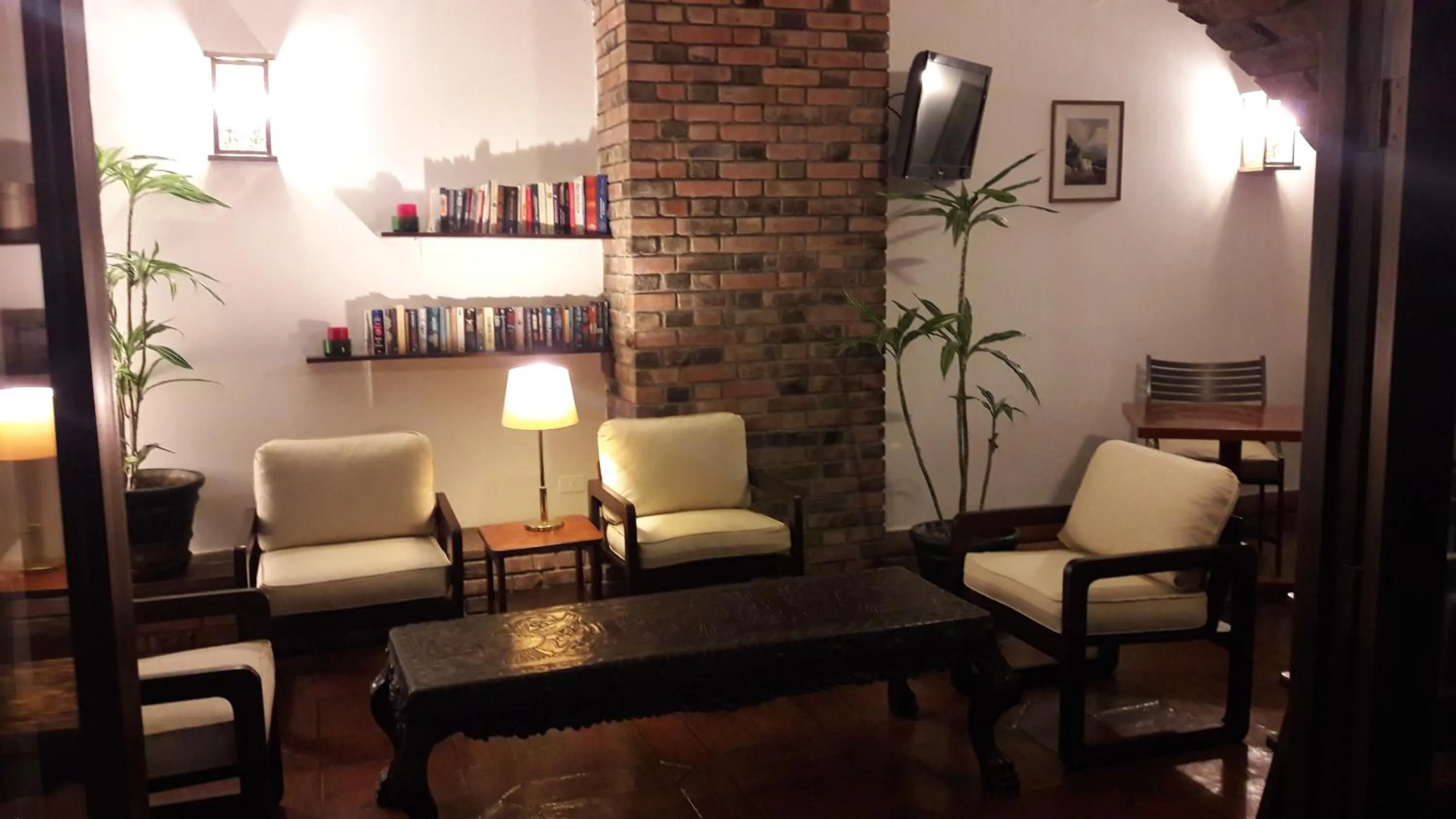 Communal lounge/ TV room in Apart Hotel El Doral