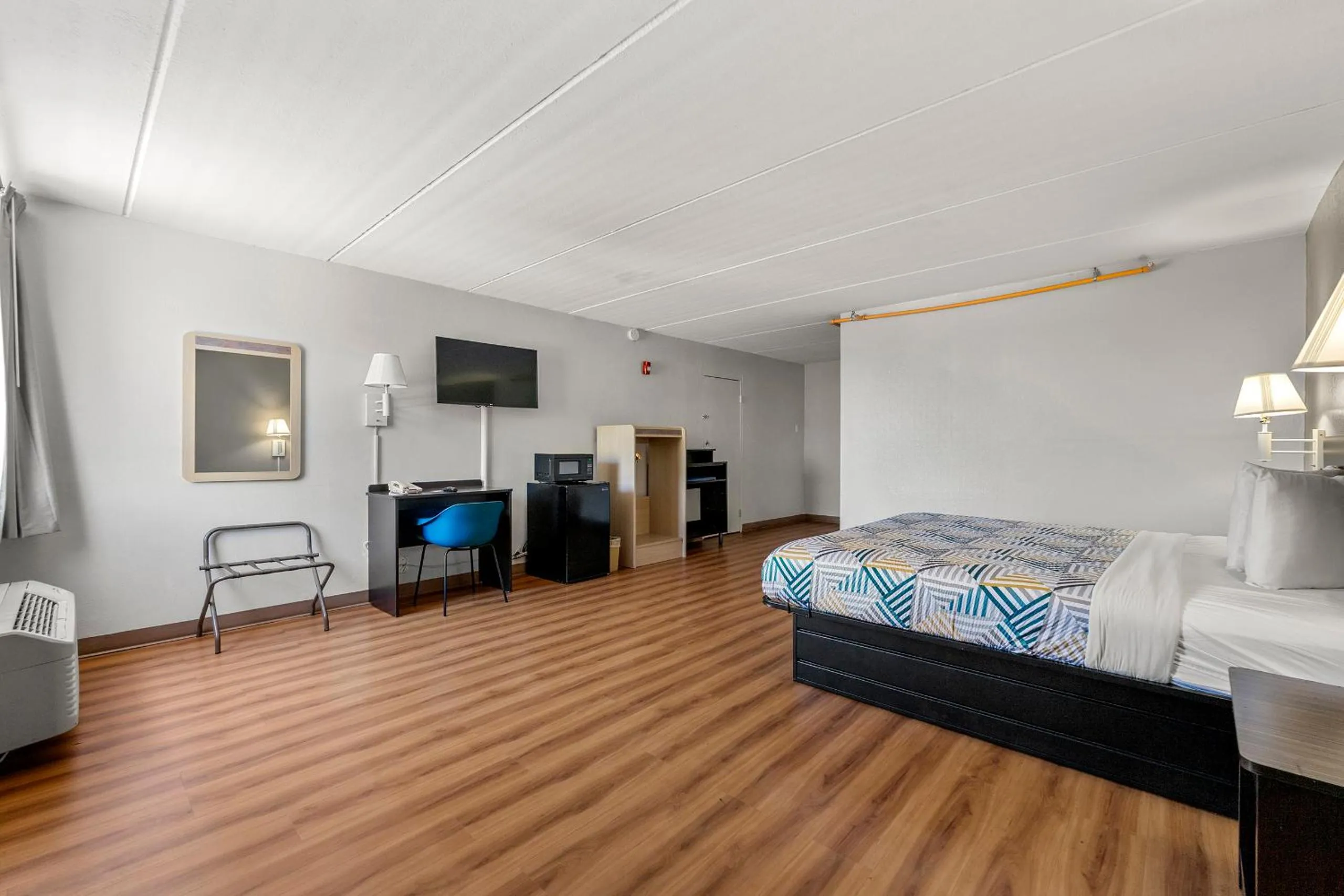 Bed in Motel 6-Decatur, GA