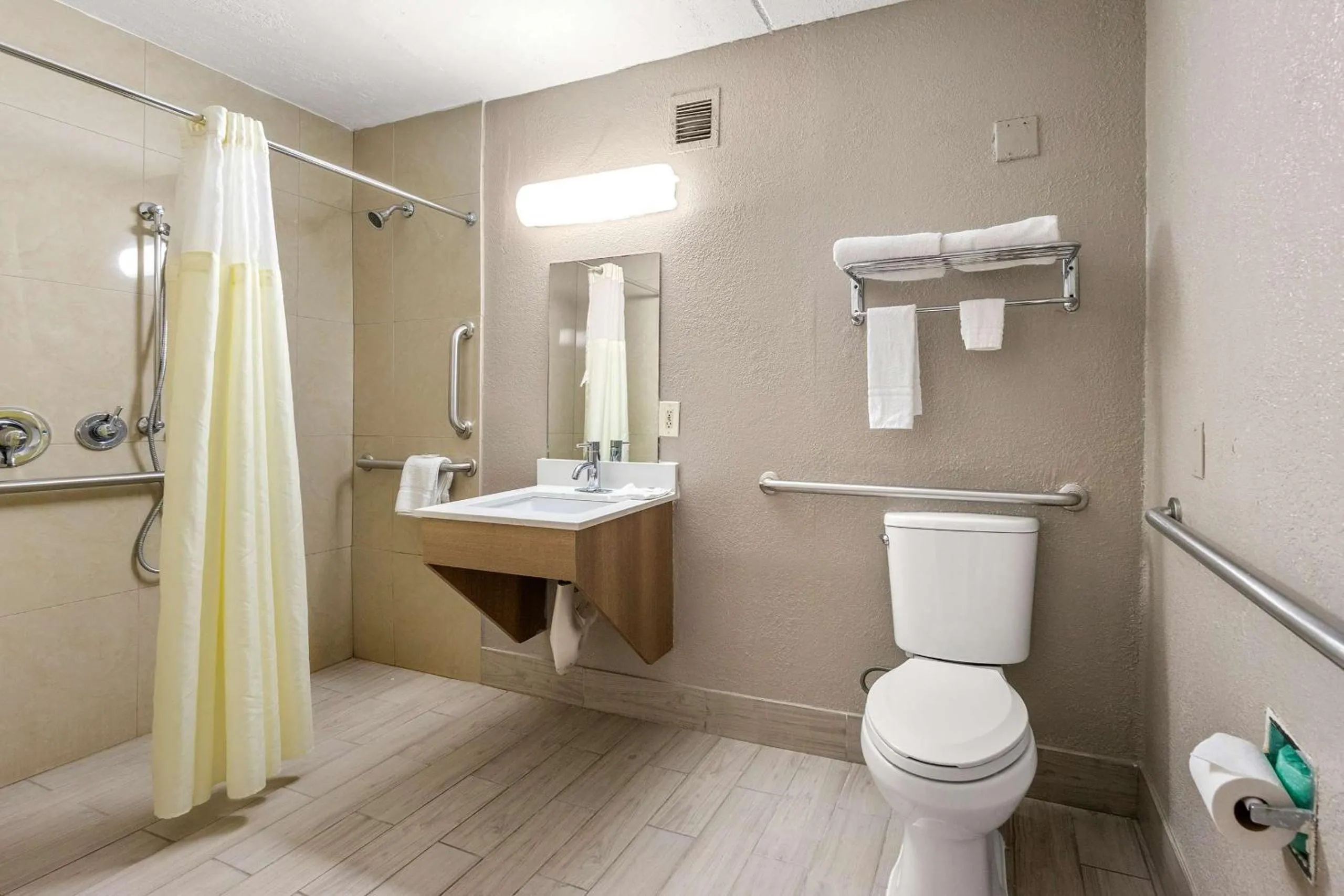 Bathroom in Motel 6-Decatur, GA