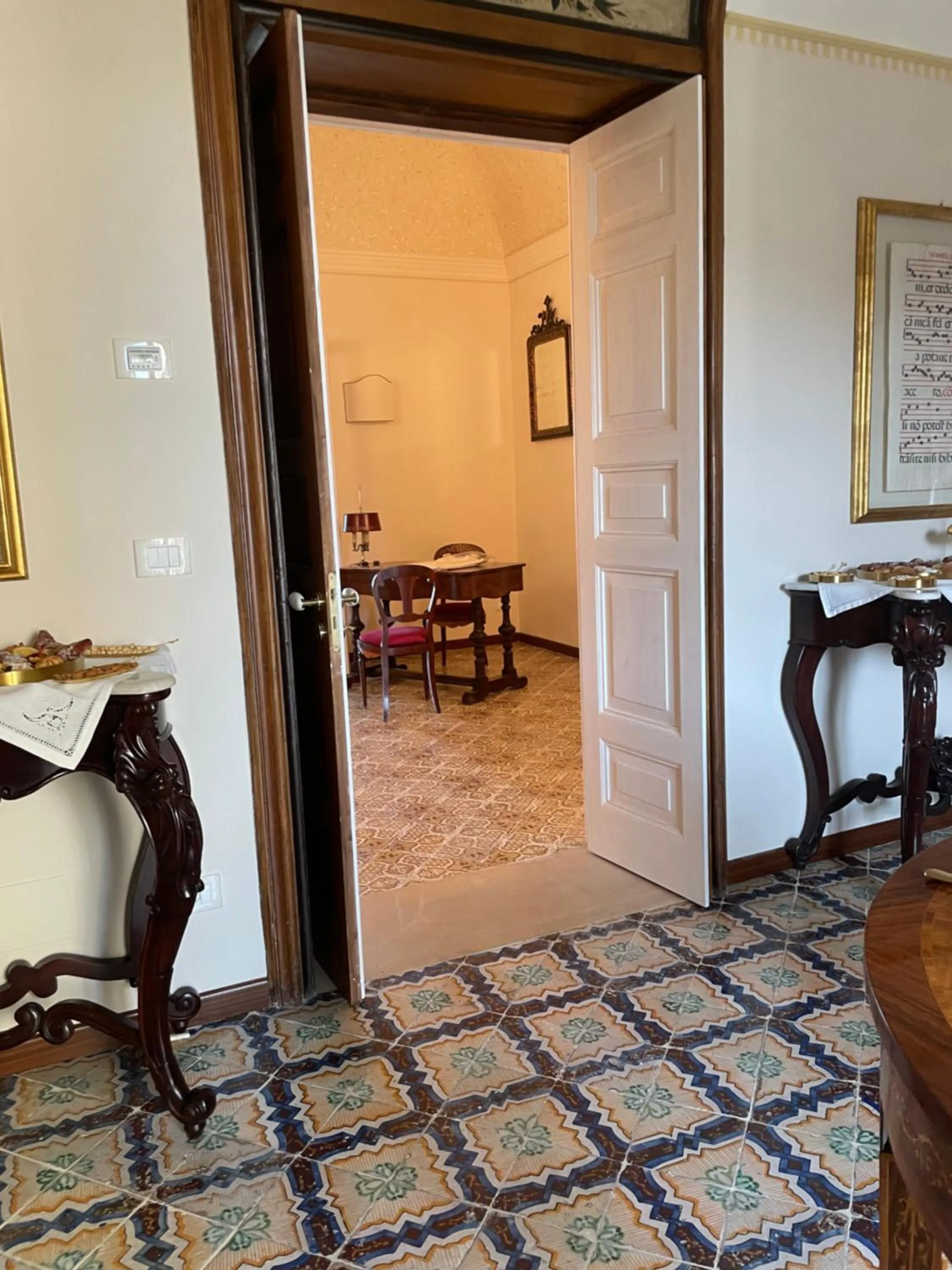 Communal lounge/ TV room in Dimora del Duomo