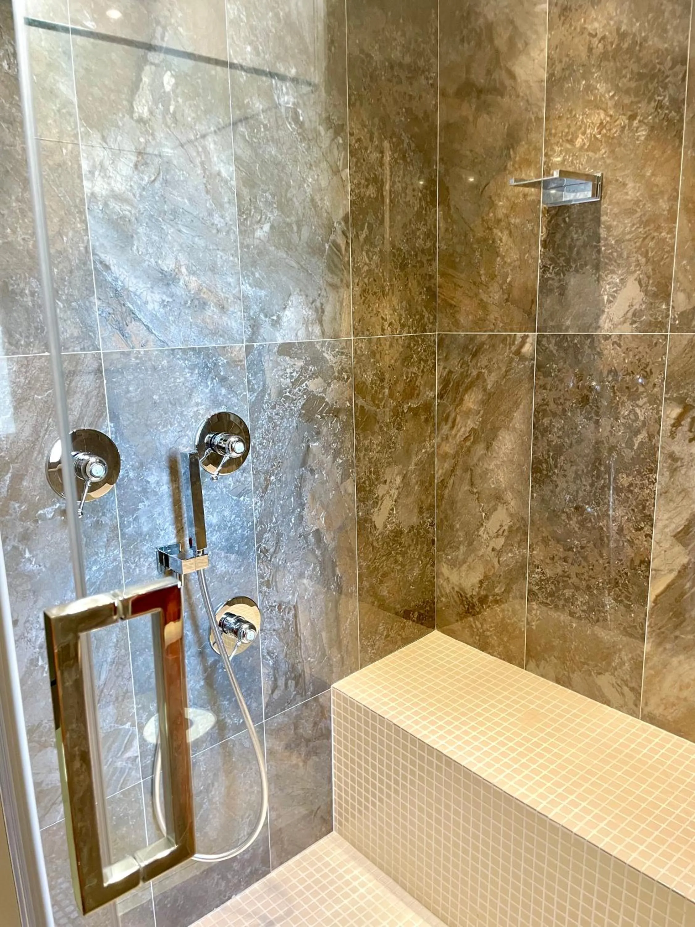 Shower in Dimora del Duomo