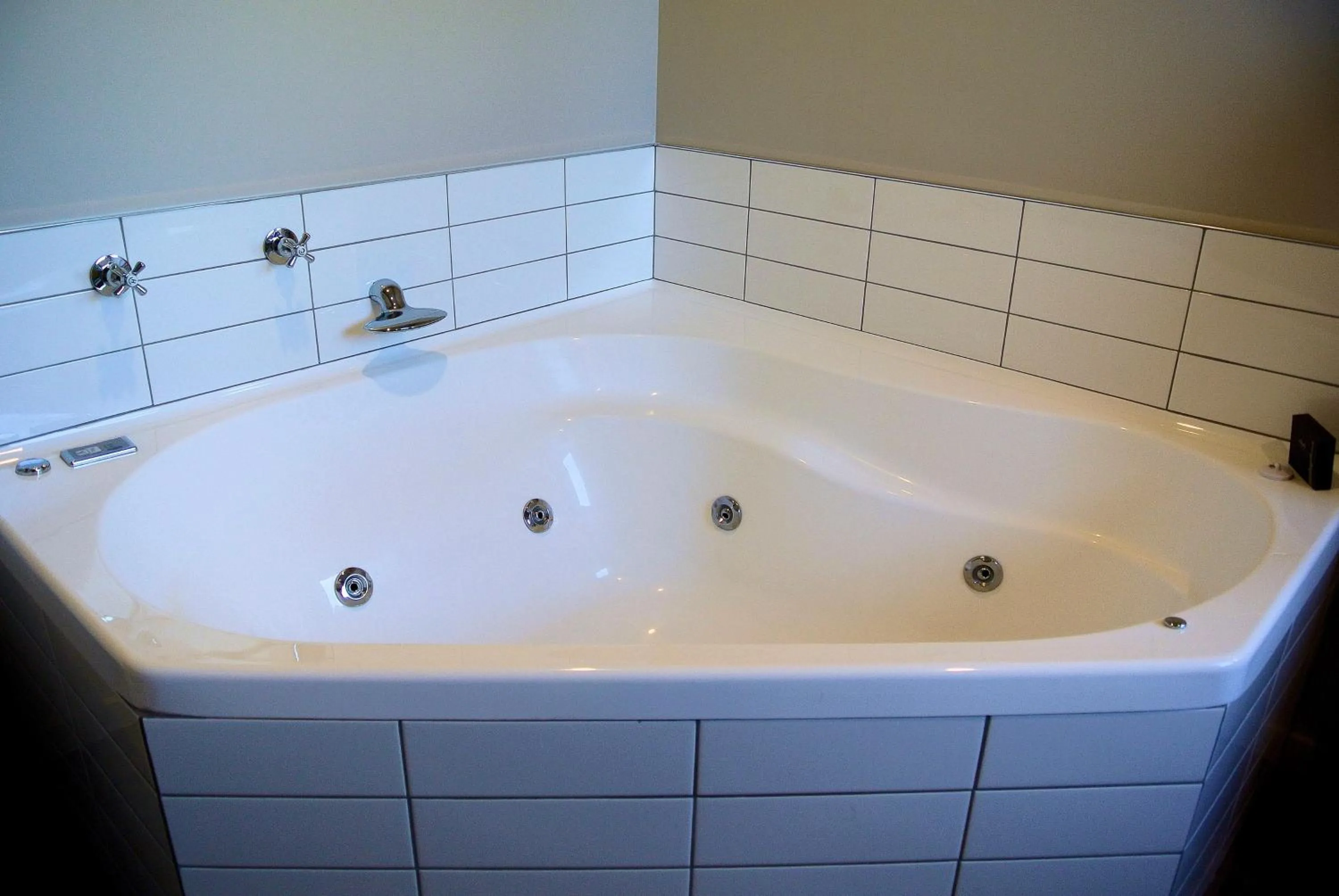 Bathroom in Oxford Village Motels