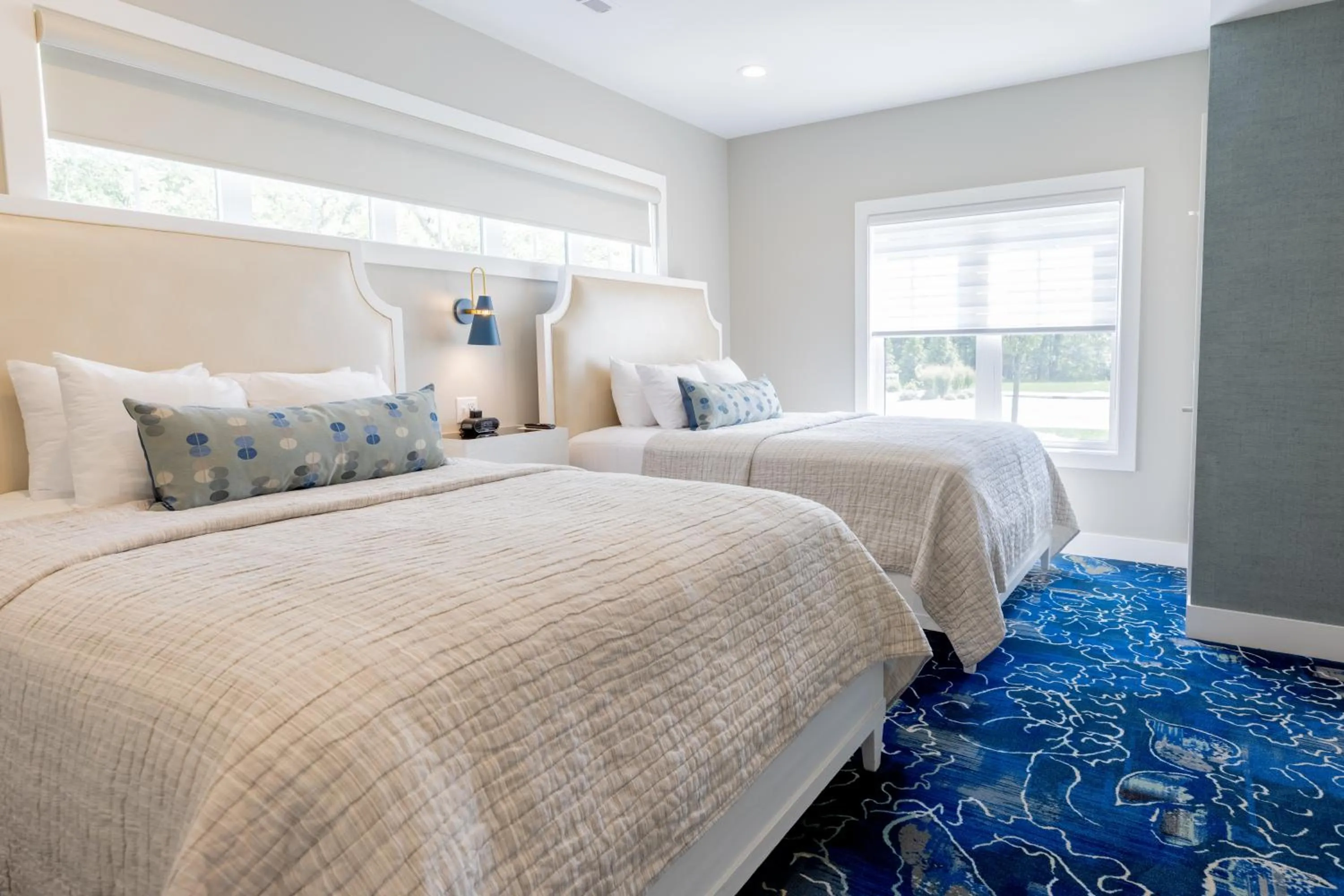 Bed in Bay Pointe Inn