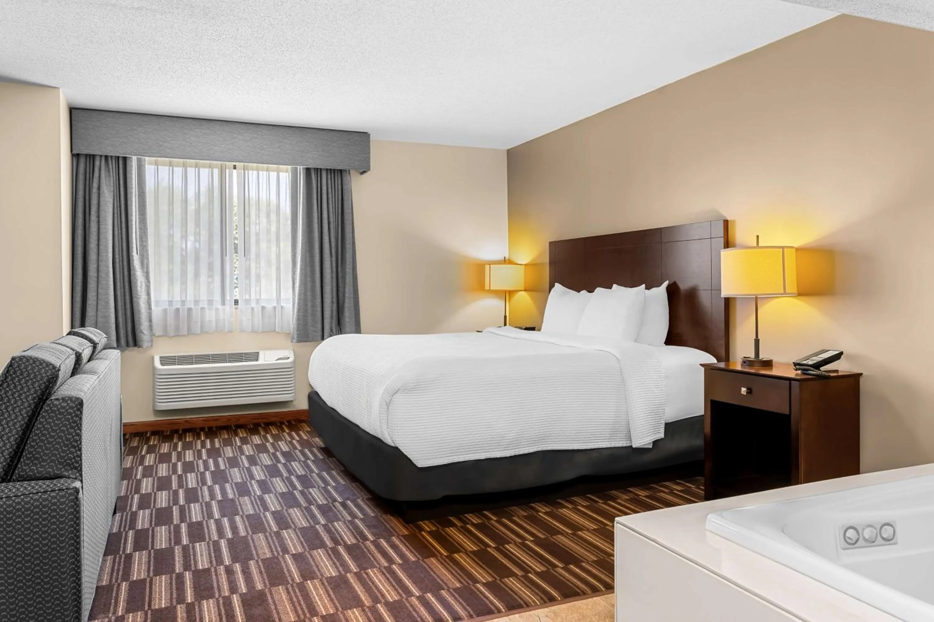 Photo of the whole room, Bed in Best Western University Inn