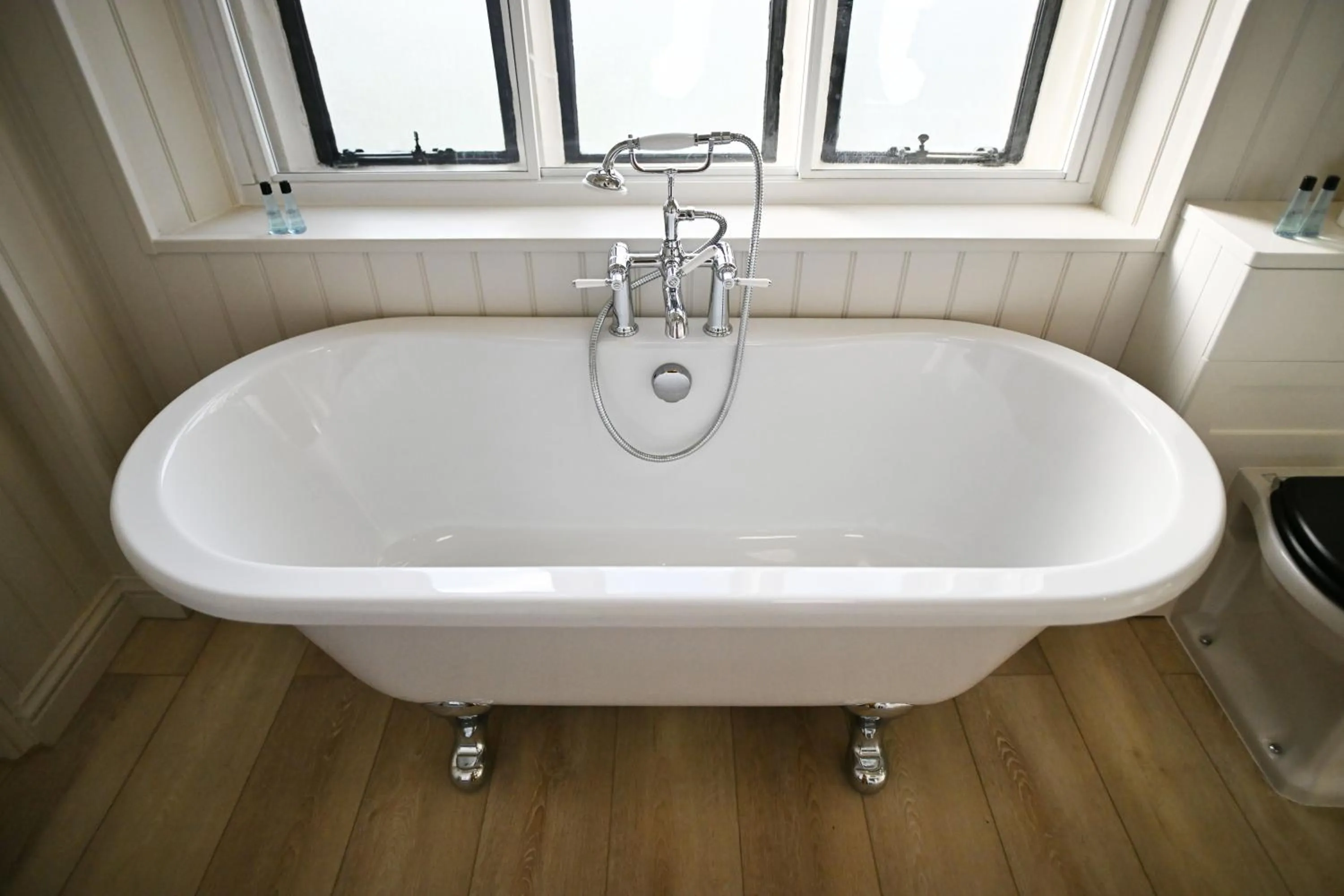 Bath in Stanton Manor Hotel