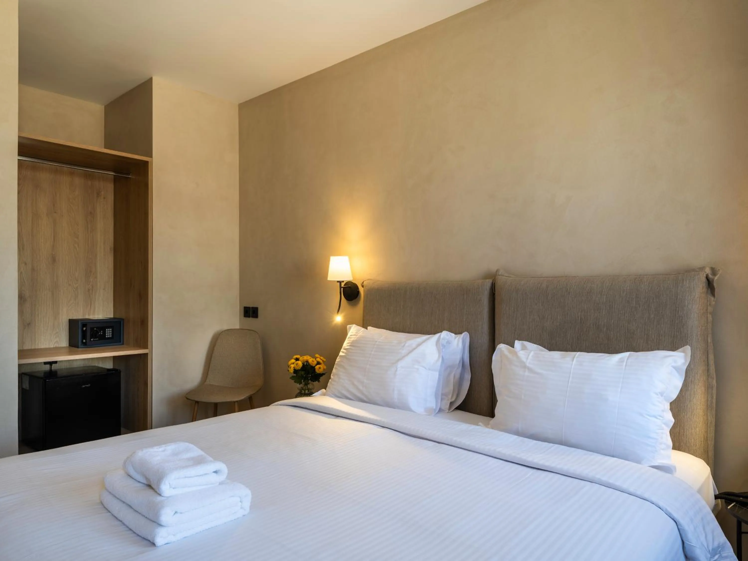 Bed in Regal Hotel Mitropoleos