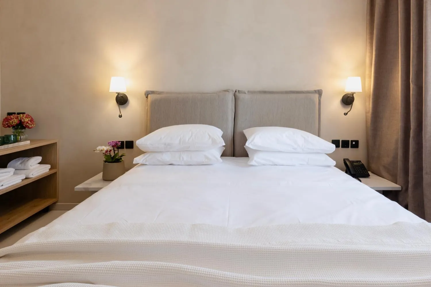 Bed in Regal Hotel Mitropoleos