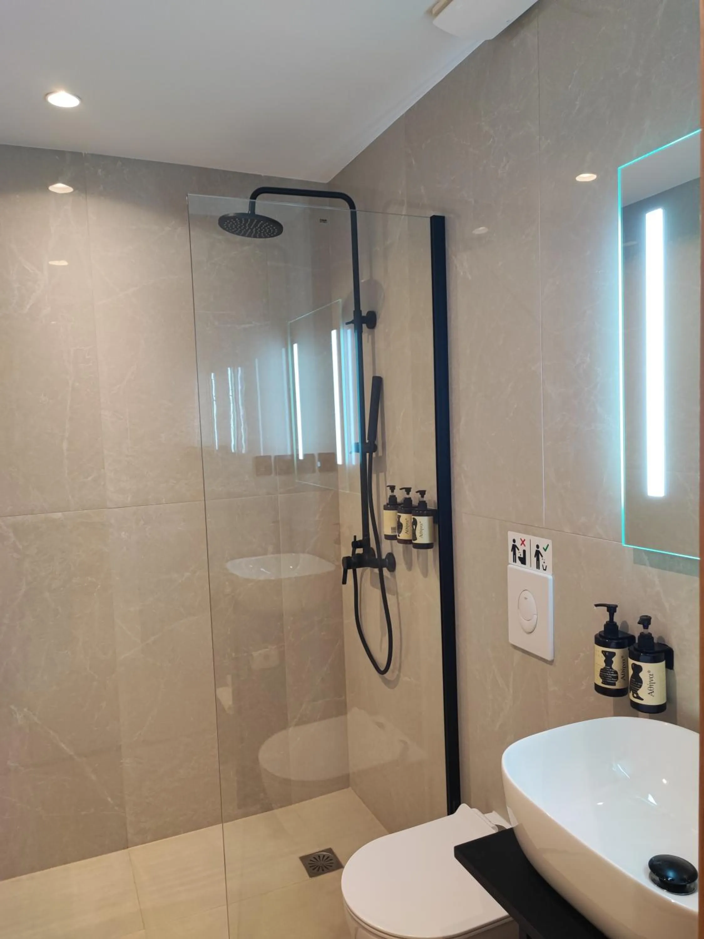 Regal Hotel Mitropoleos