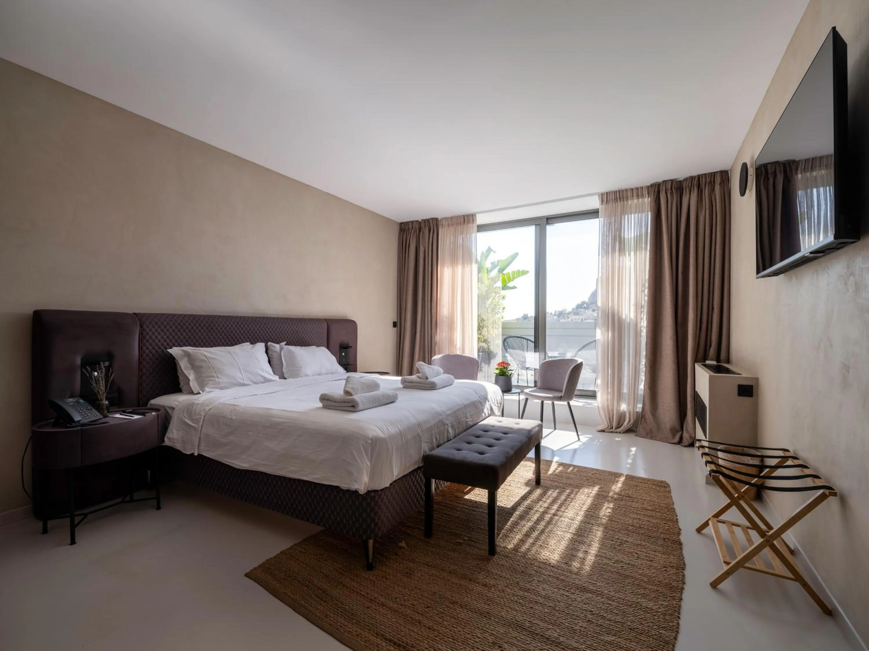 Bed in Regal Hotel Mitropoleos