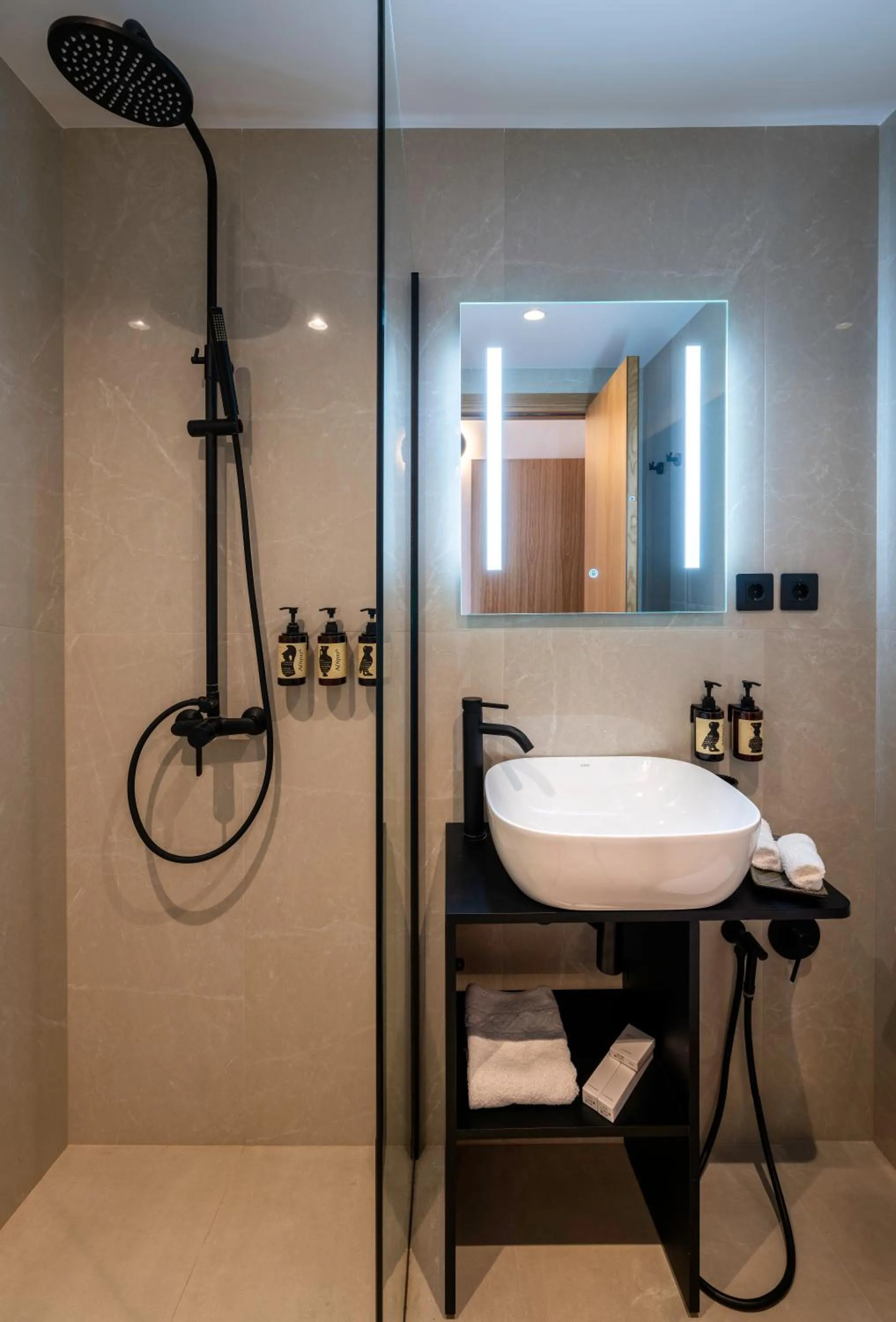 Regal Hotel Mitropoleos