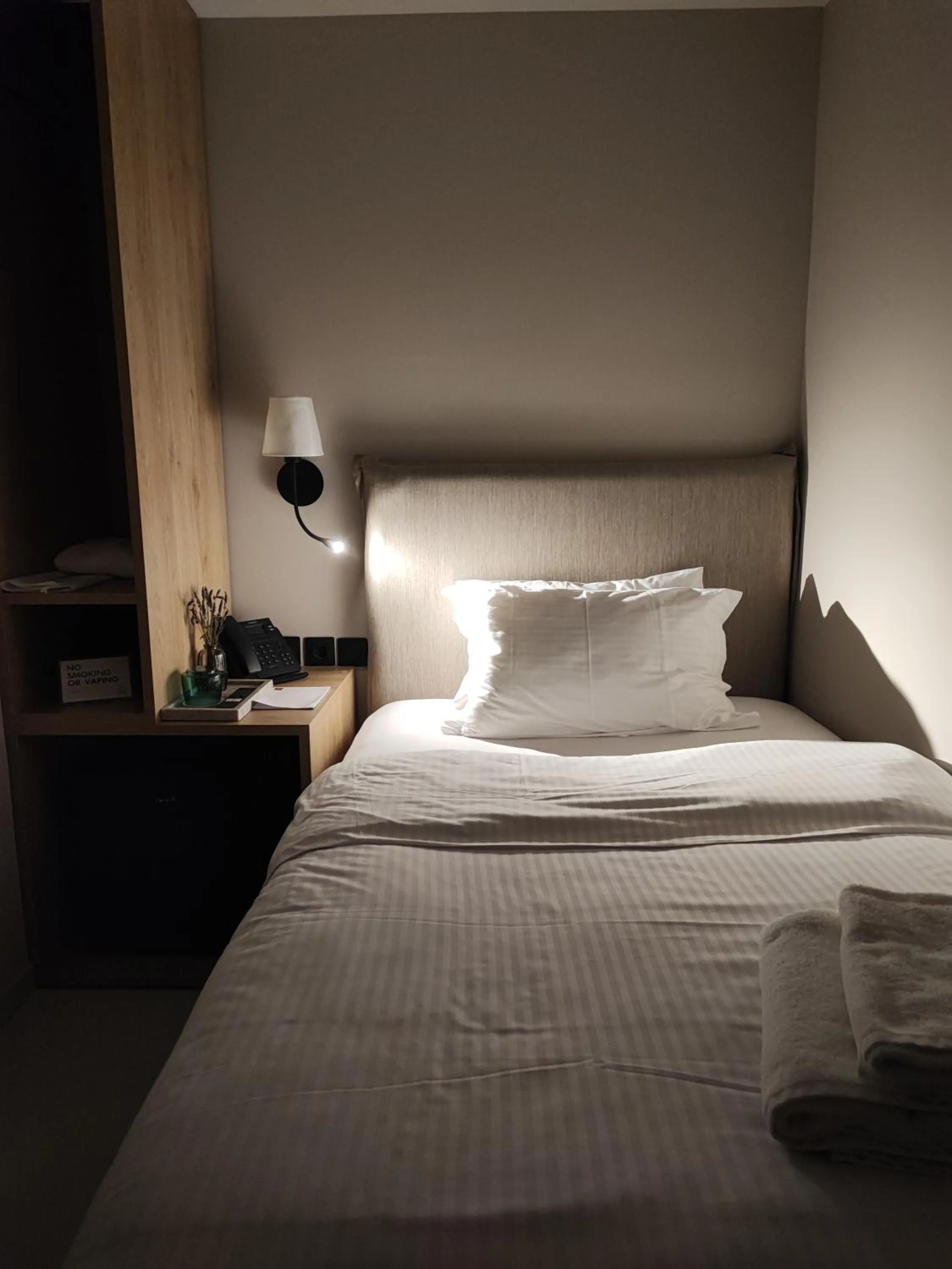 Bed in Regal Hotel Mitropoleos