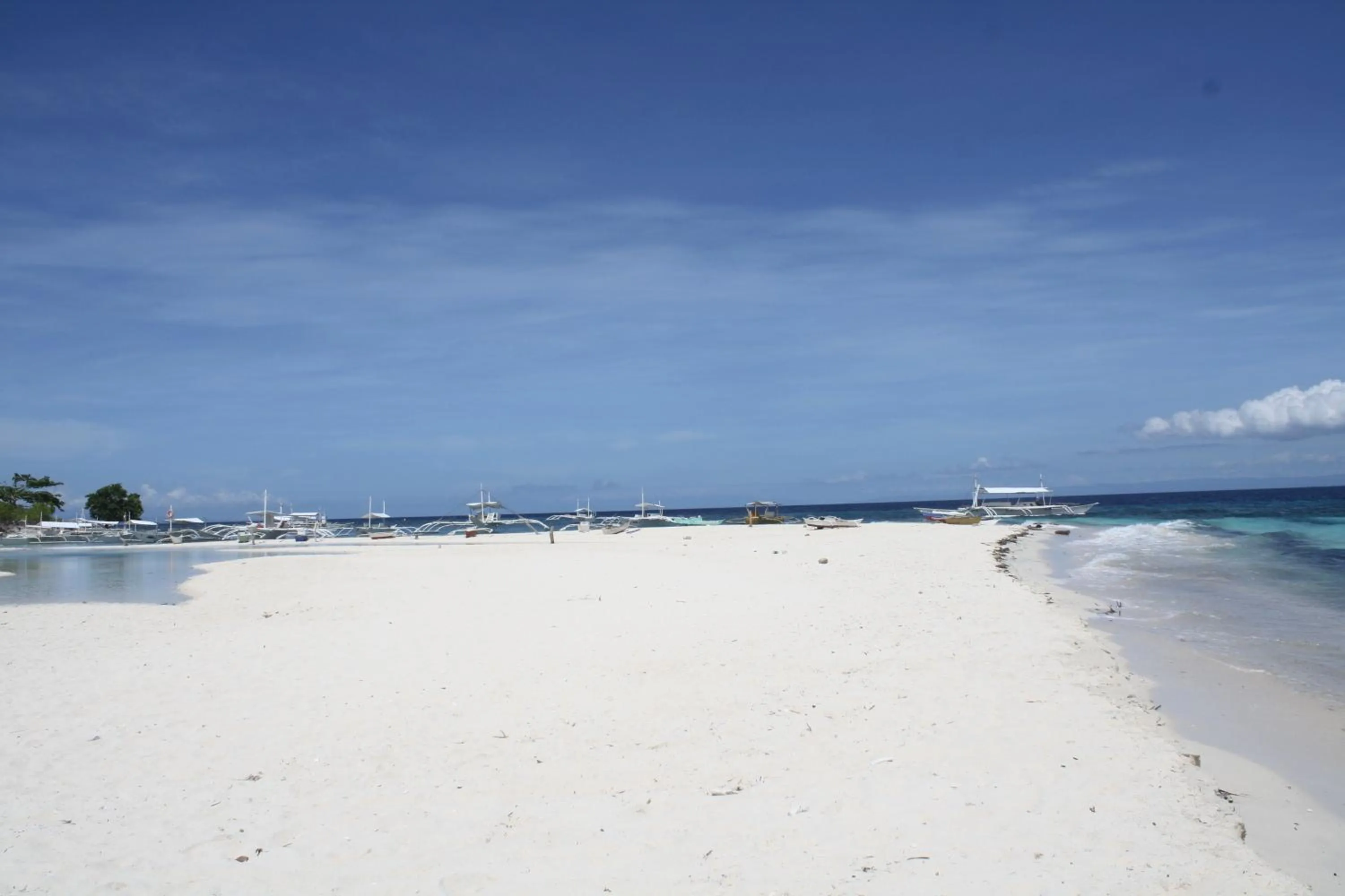 Beach in Liwayway sa Bohol Pamilacan Resort