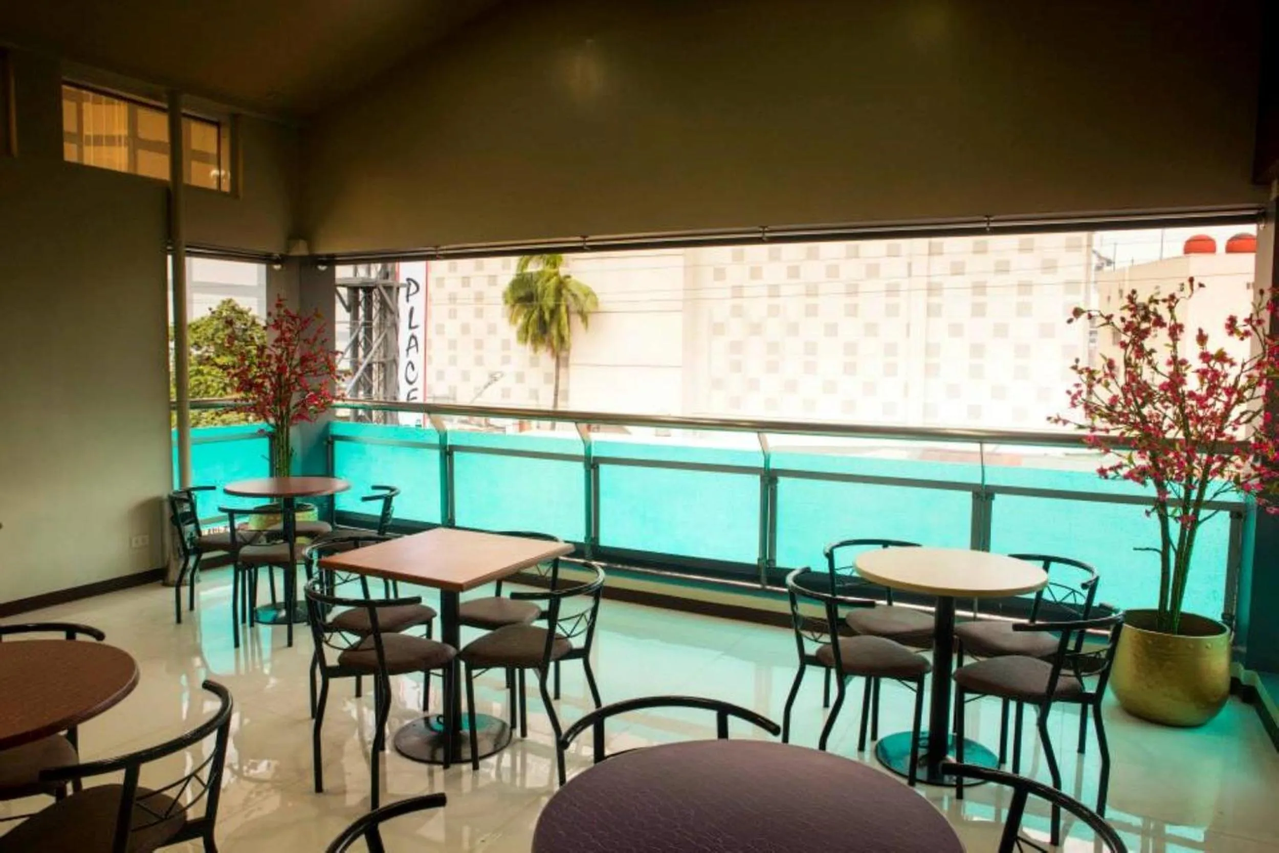 Restaurant/places to eat in Sulit Place