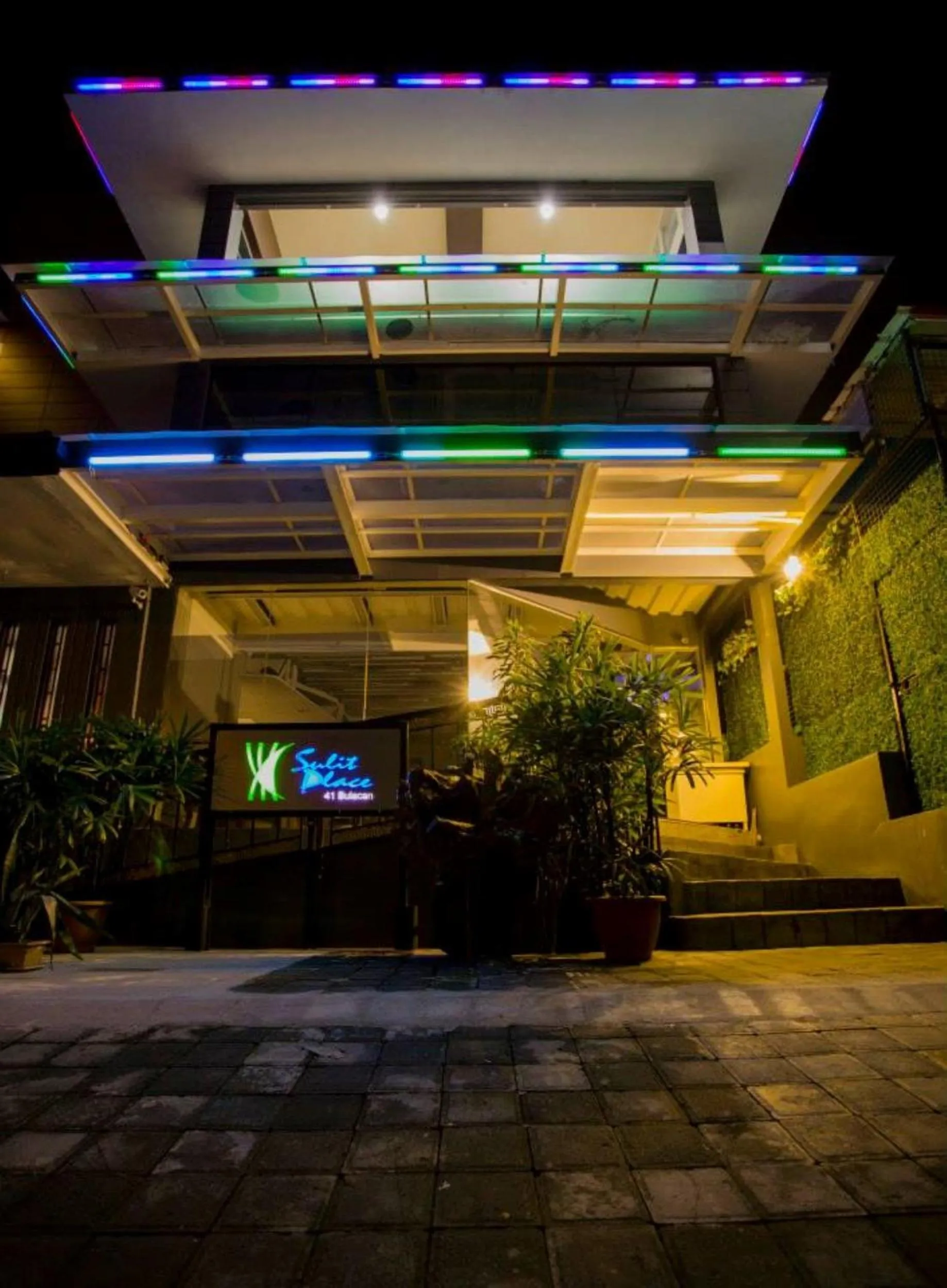 Facade/entrance in Sulit Place