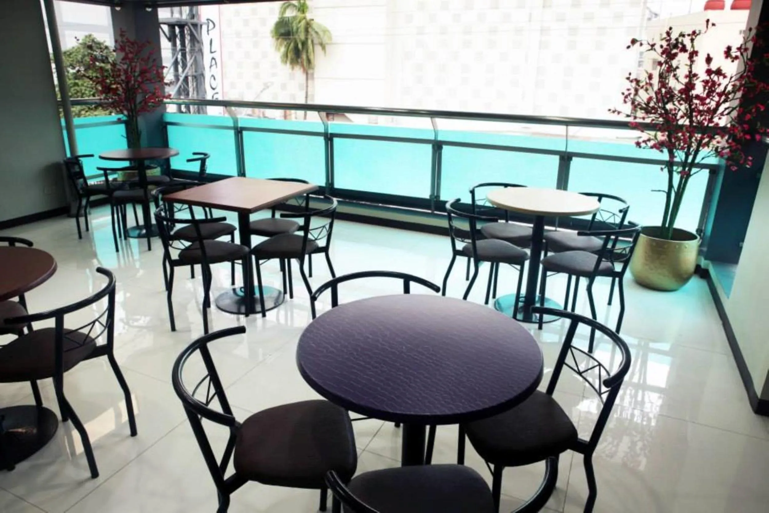 Restaurant/places to eat in Sulit Place