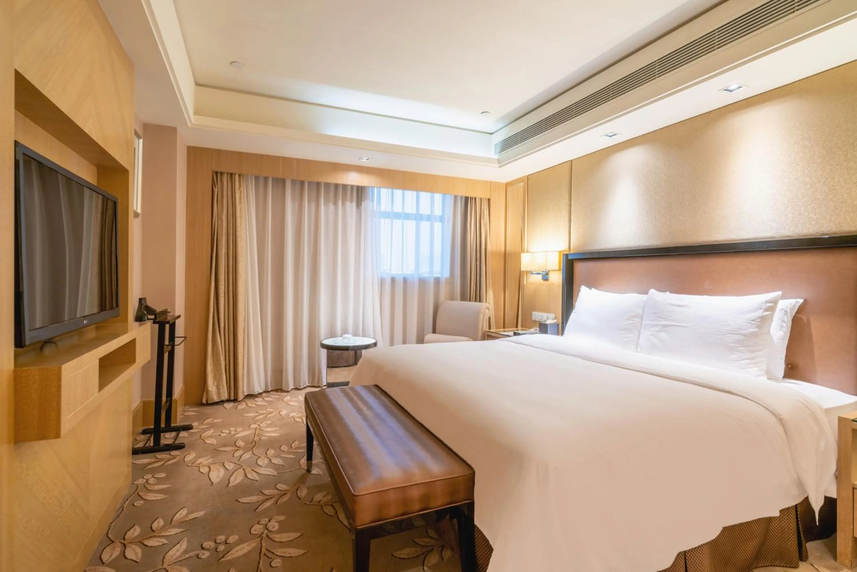 Property building, Bed in C&D Hotel Quanzhou