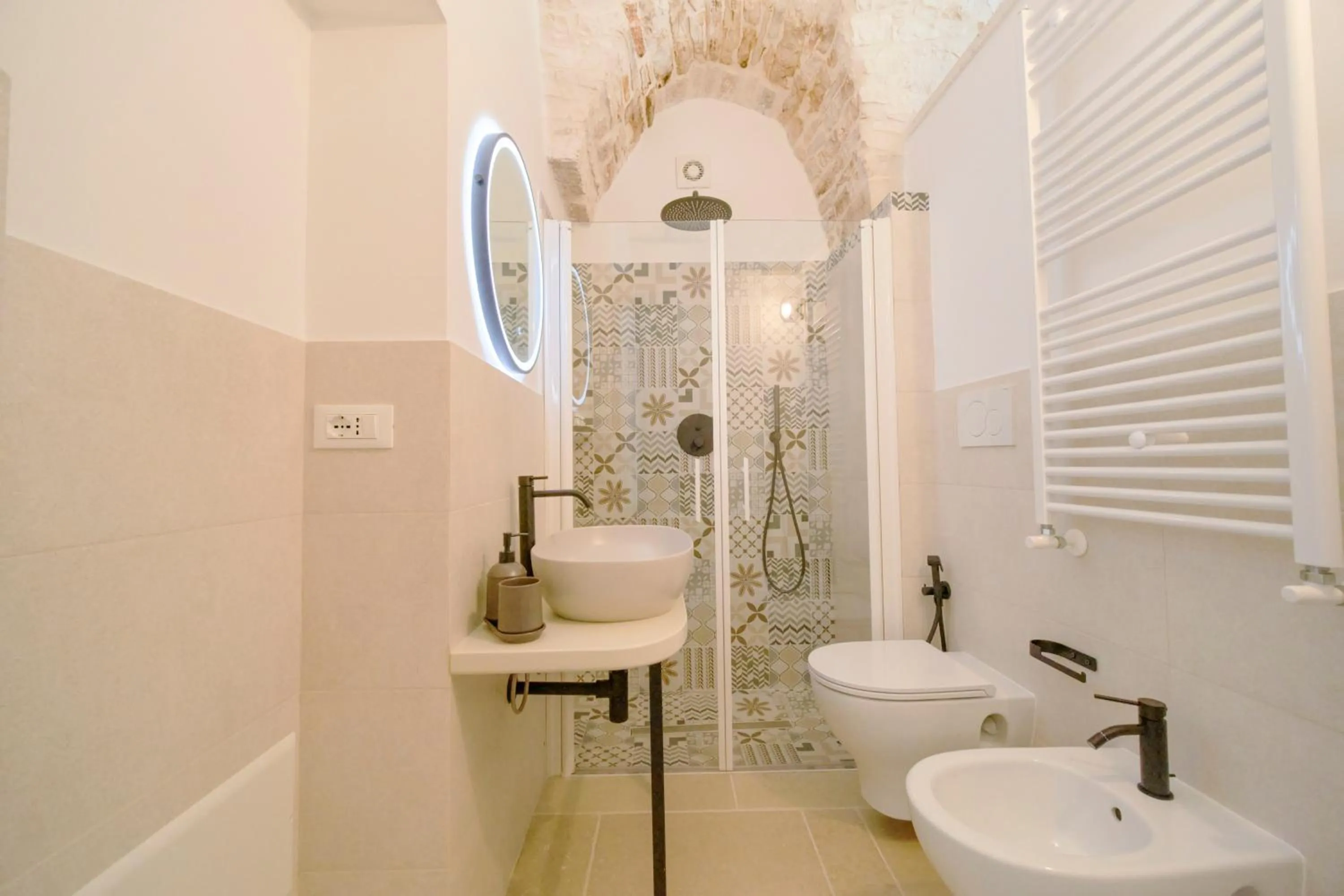 Shower in Palazzo Gentile